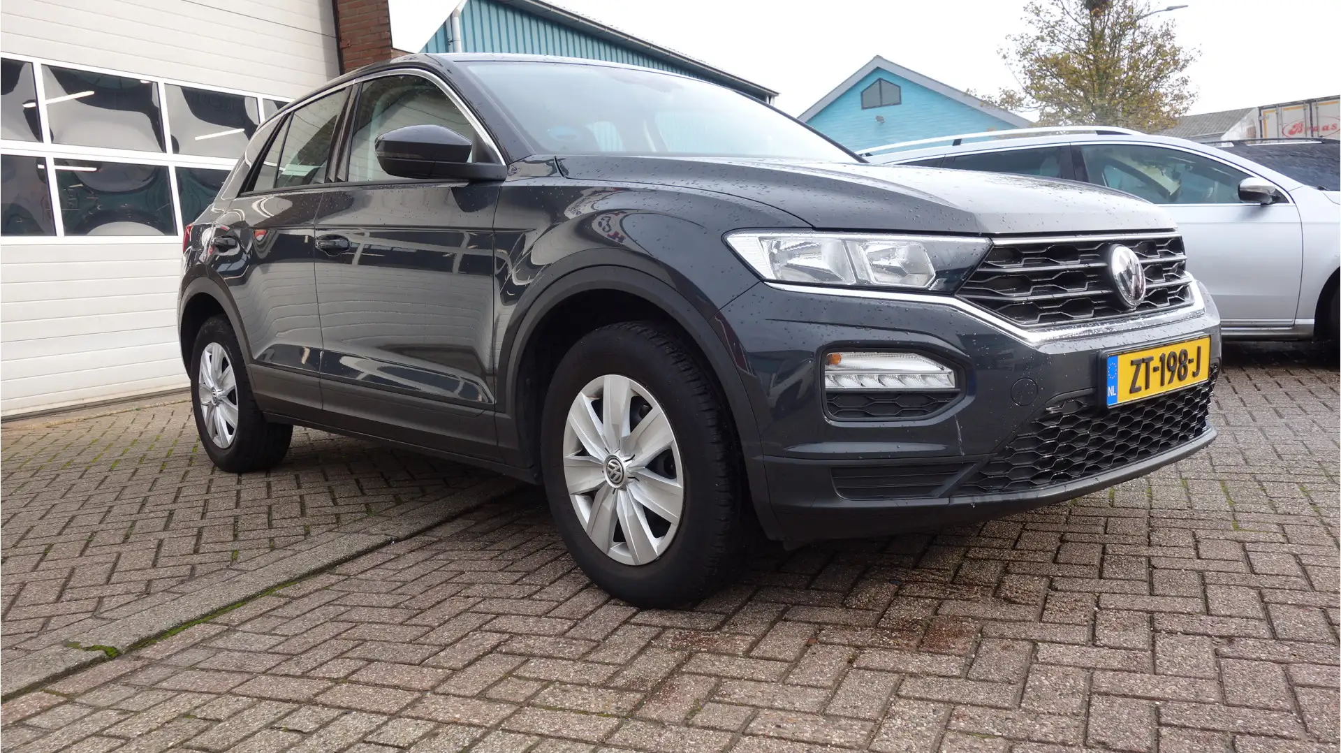 Volkswagen T-Roc 1.0 TSI Grau - 2