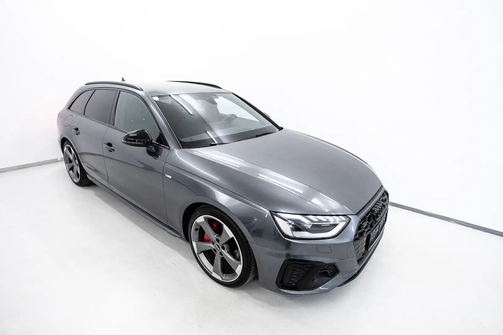 Audi A4 Avant 40 TDI quattro S-line S-tronic Grau - 2
