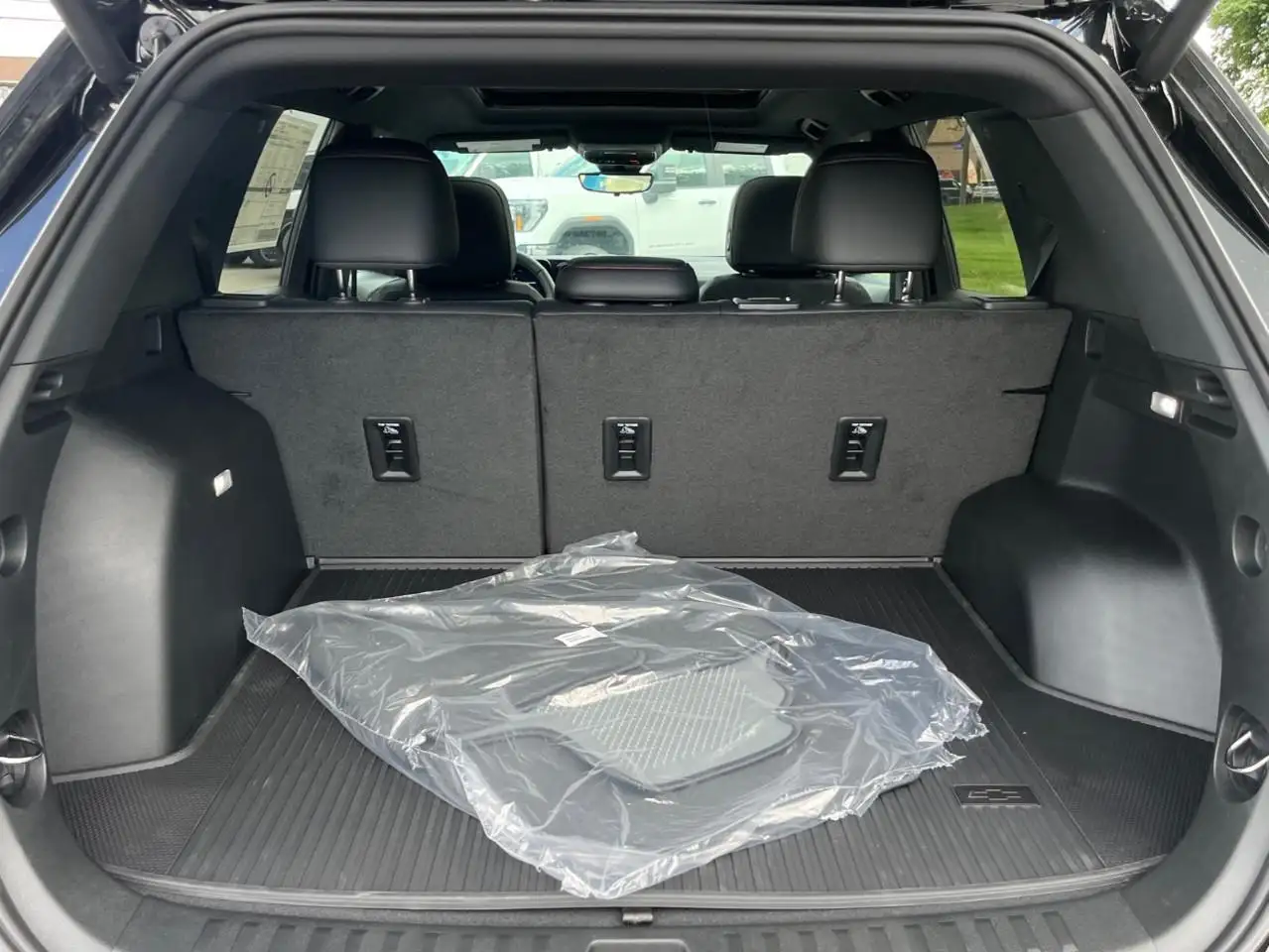 Chevrolet Equinox photo Chevrolet Equinox