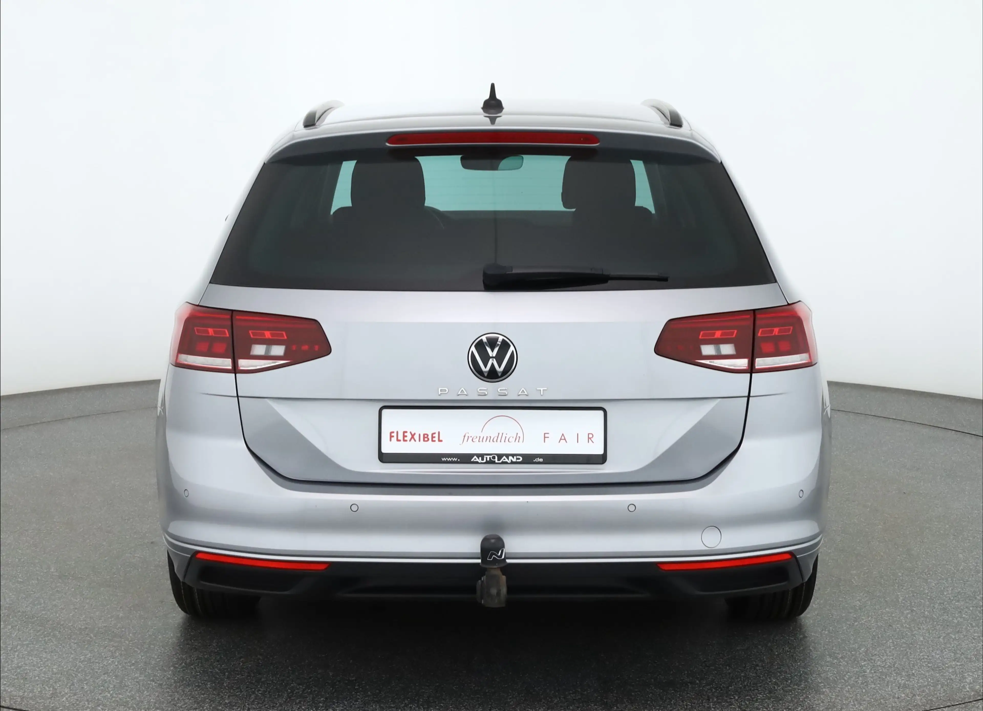 Volkswagen Passat Variant 1.5 TSI DSG Business LED Navi AHK — photo 4