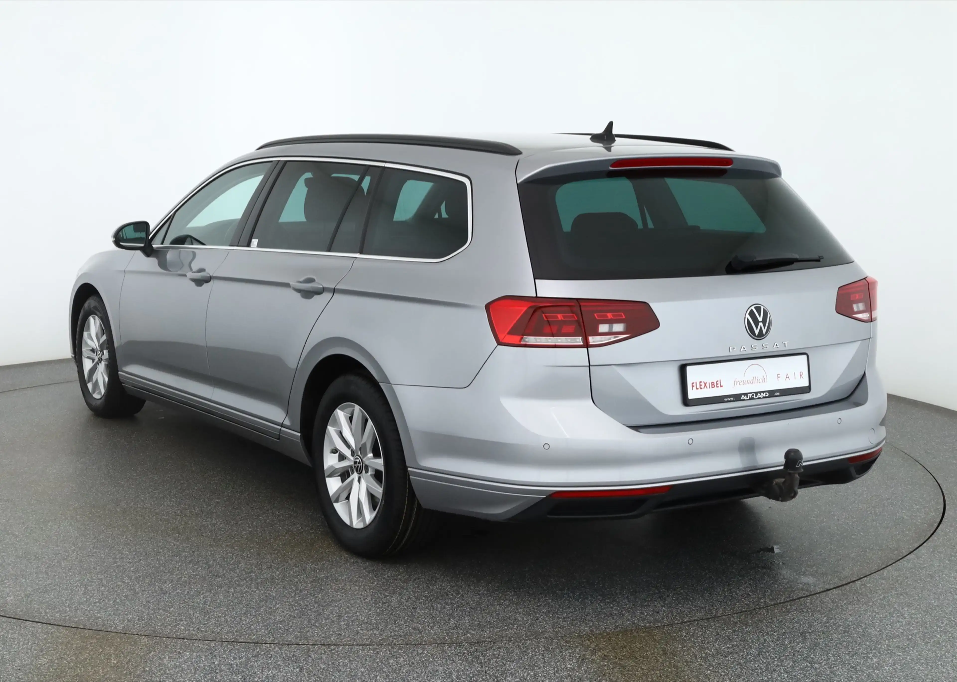 Volkswagen Passat Variant 1.5 TSI DSG Business LED Navi AHK — photo 3