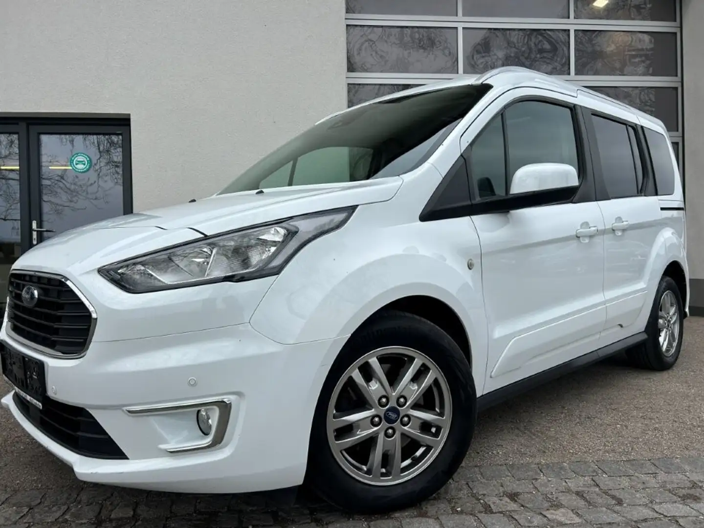 Ford Tourneo Connect Titanium 1,5 TDCi L1*PANO*NAVI* Weiß - 1