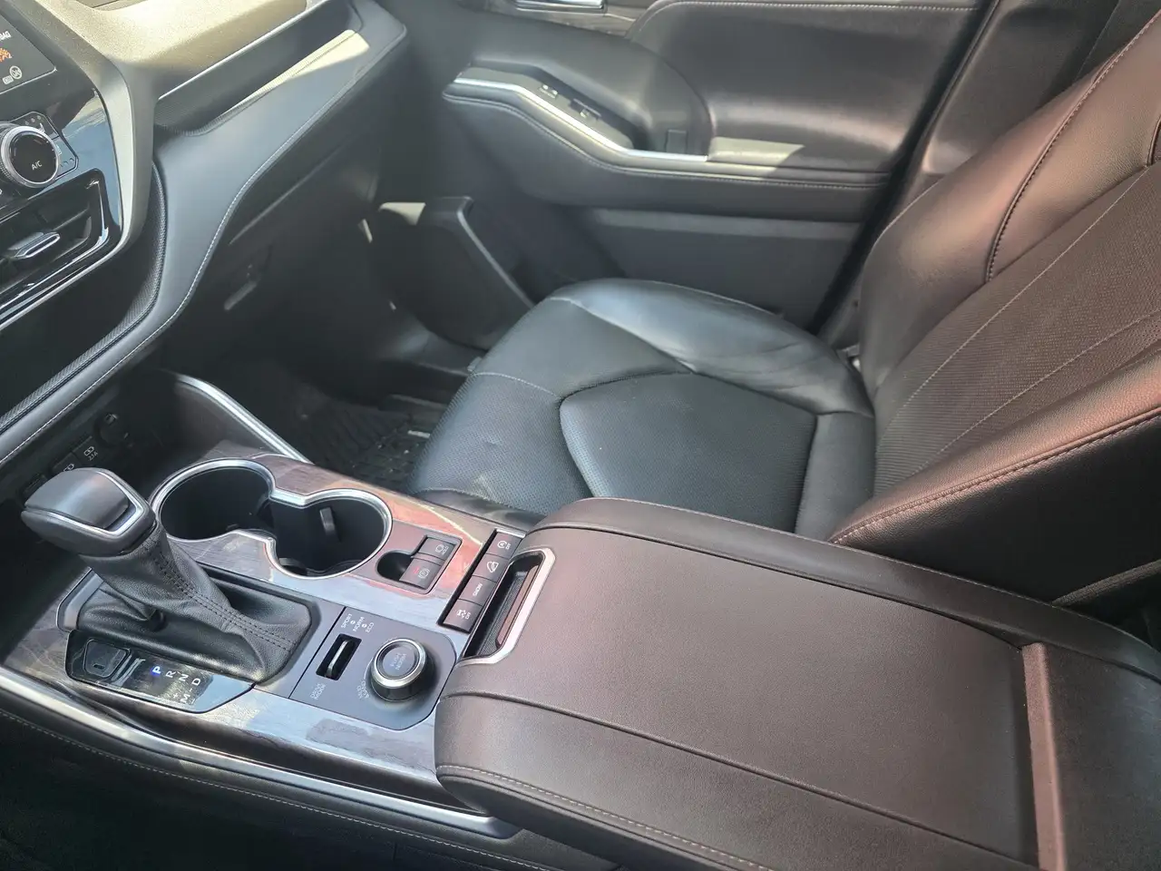 Toyota Highlander снимка Toyota Highlander