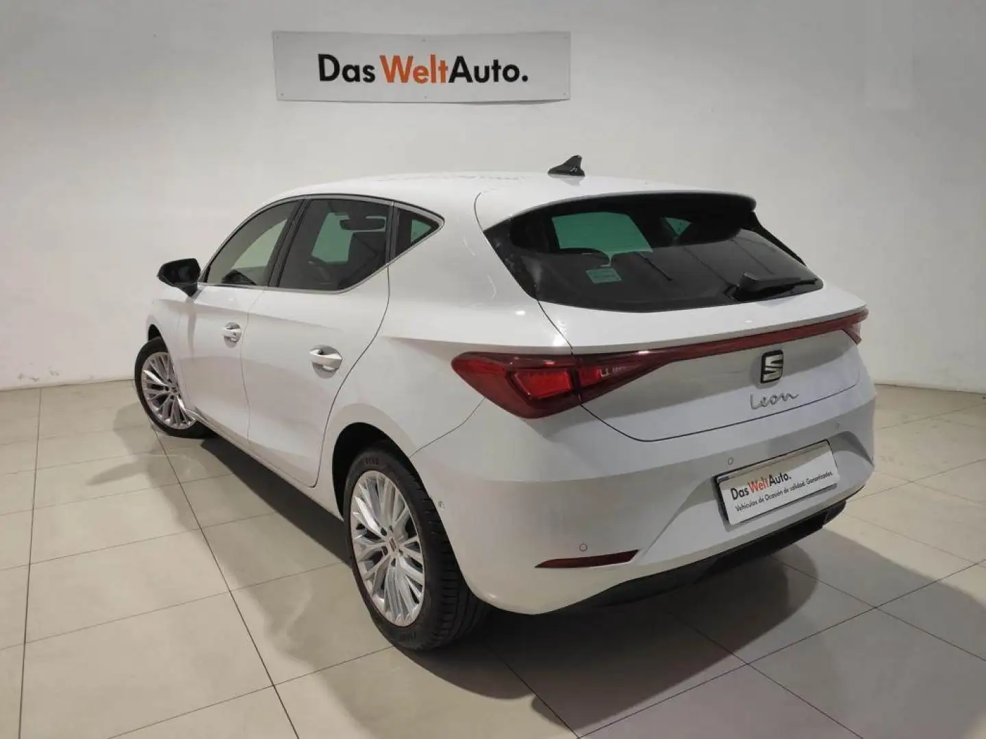 SEAT Leon Nuevo 1.5 eTSI 110kW DSG-7 S&S Xcellence Go M Blanco - 2