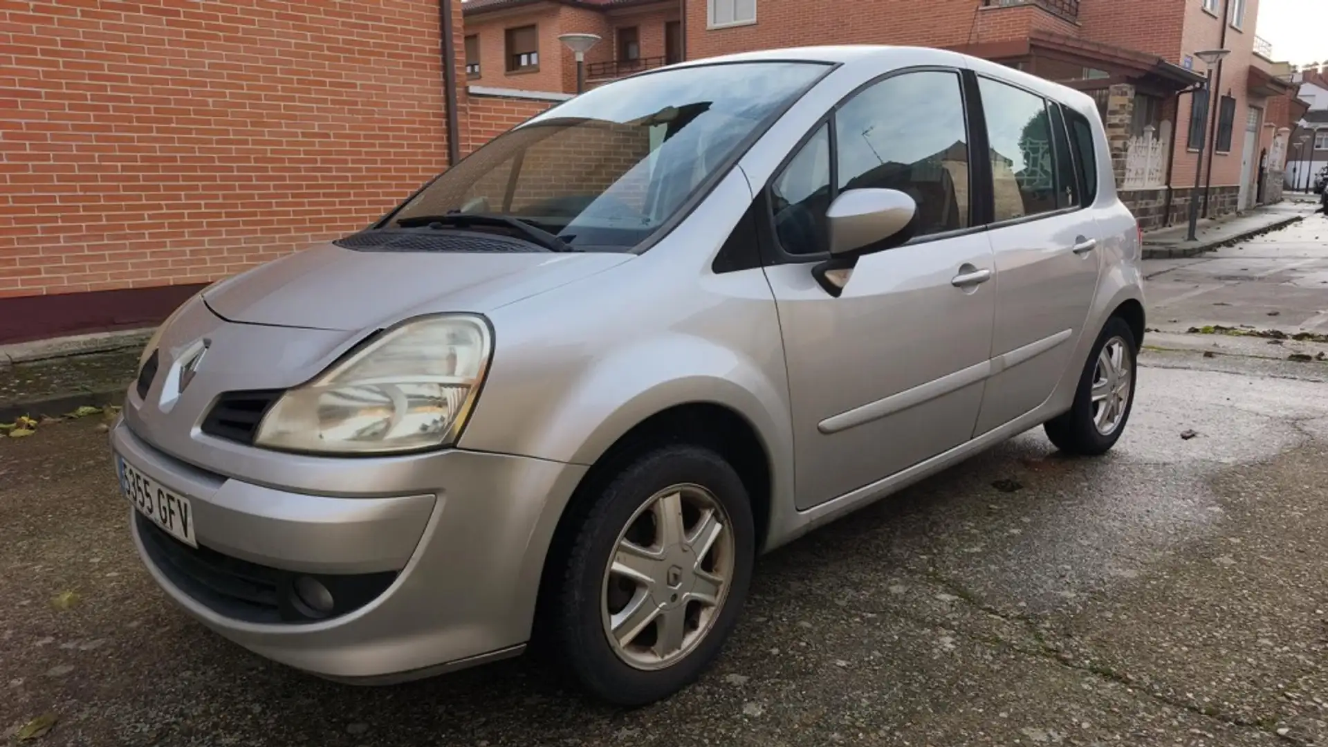 Renault Modus Grand 1.5dCi Authentique eco2 85 Plateado - 1