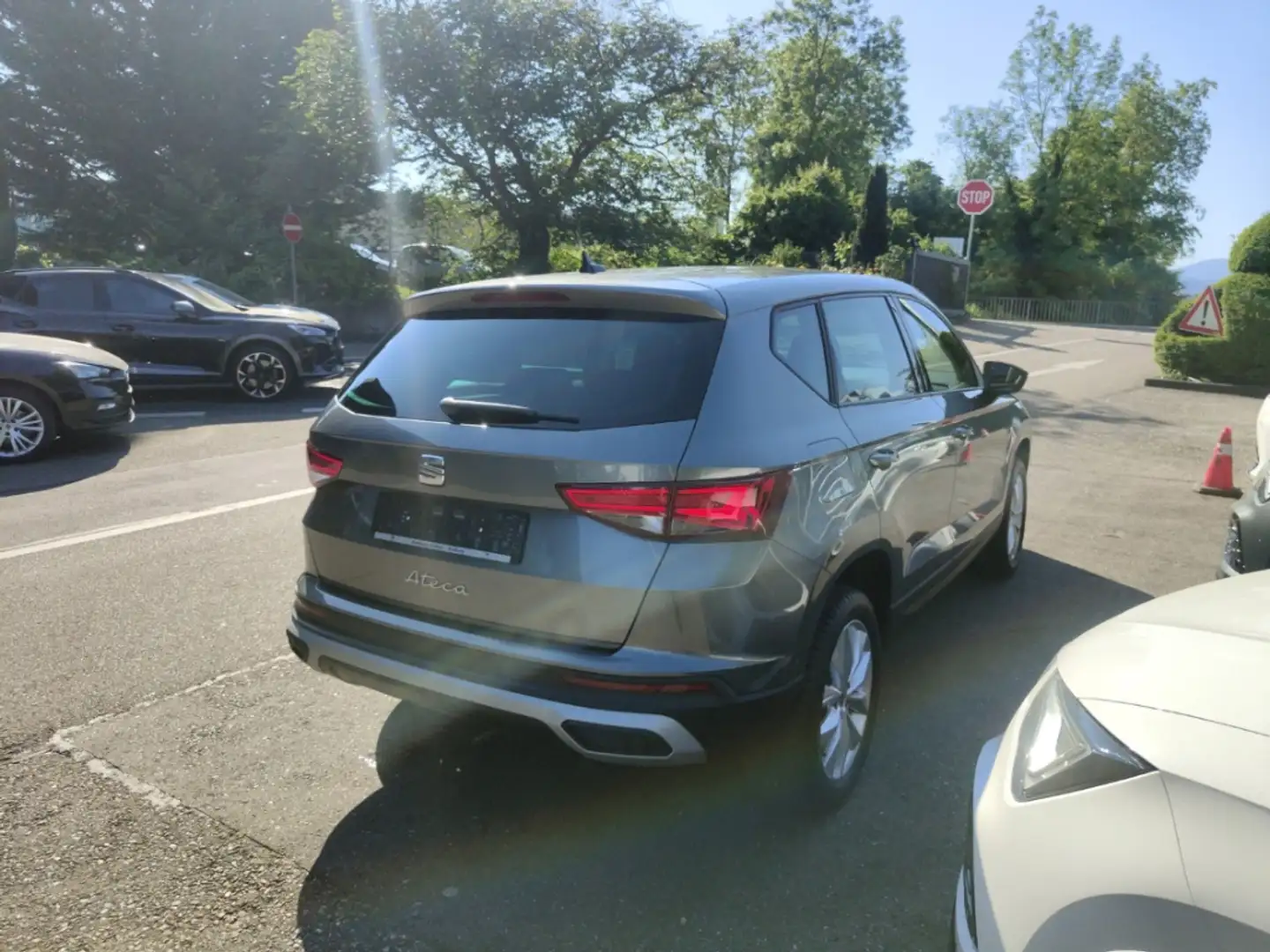 SEAT Ateca Style 1.0 TSI Navi Digitales Cockpit LED Sperrdiff Gris - 2