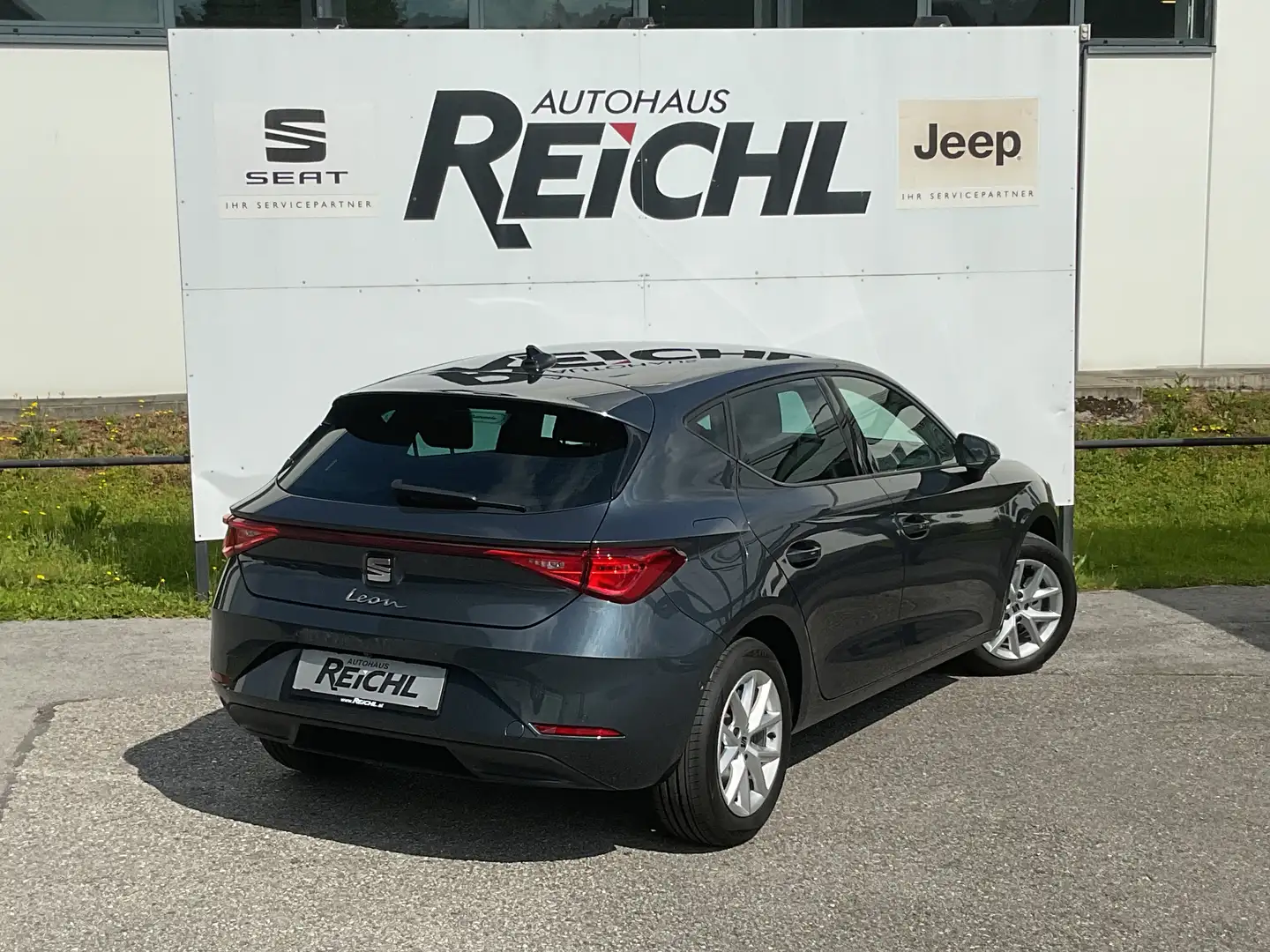 SEAT Leon Leon 1,5 TSI Style Edition Style Edition Grau - 2