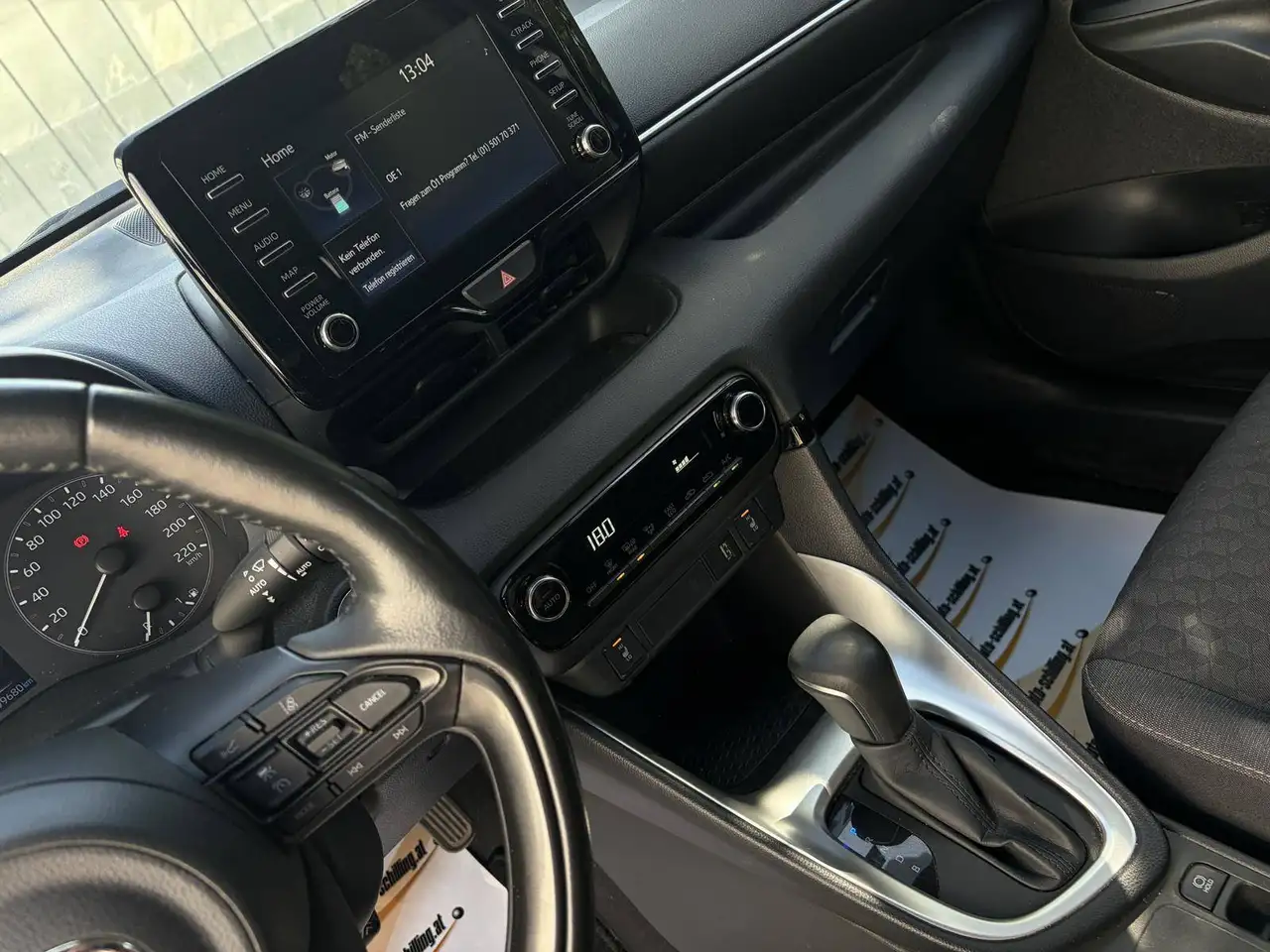 Toyota Yaris Hybrid Active Aut. CarPlay Kamera AHK Relax Garantie, миниатюра 10