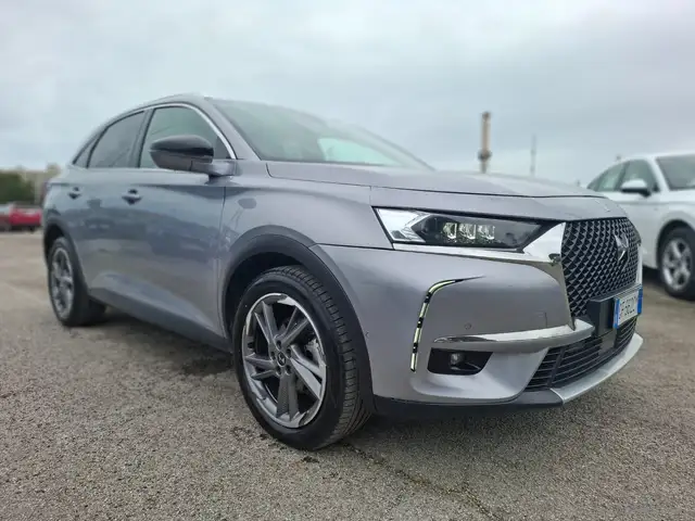 DS Automobiles DS 7 Crossback view 3