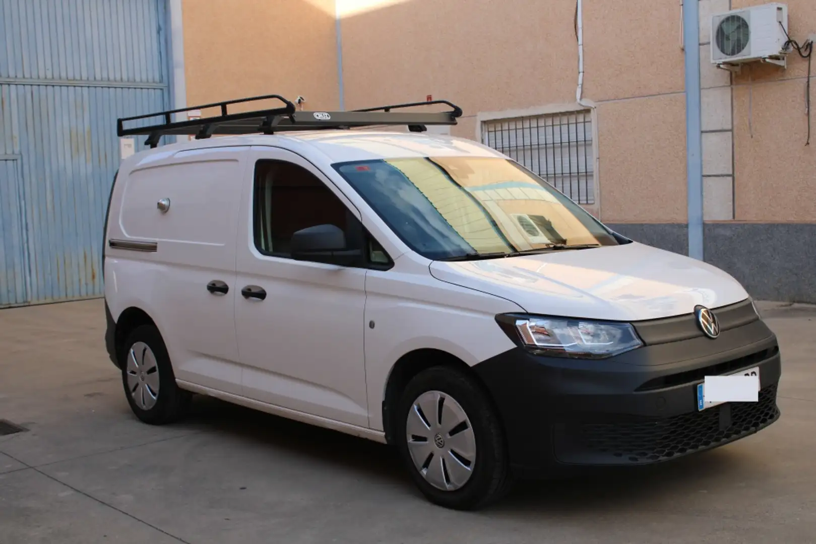 Volkswagen Caddy Cargo Furgón 2.0TDI 55kW Blanco - 2