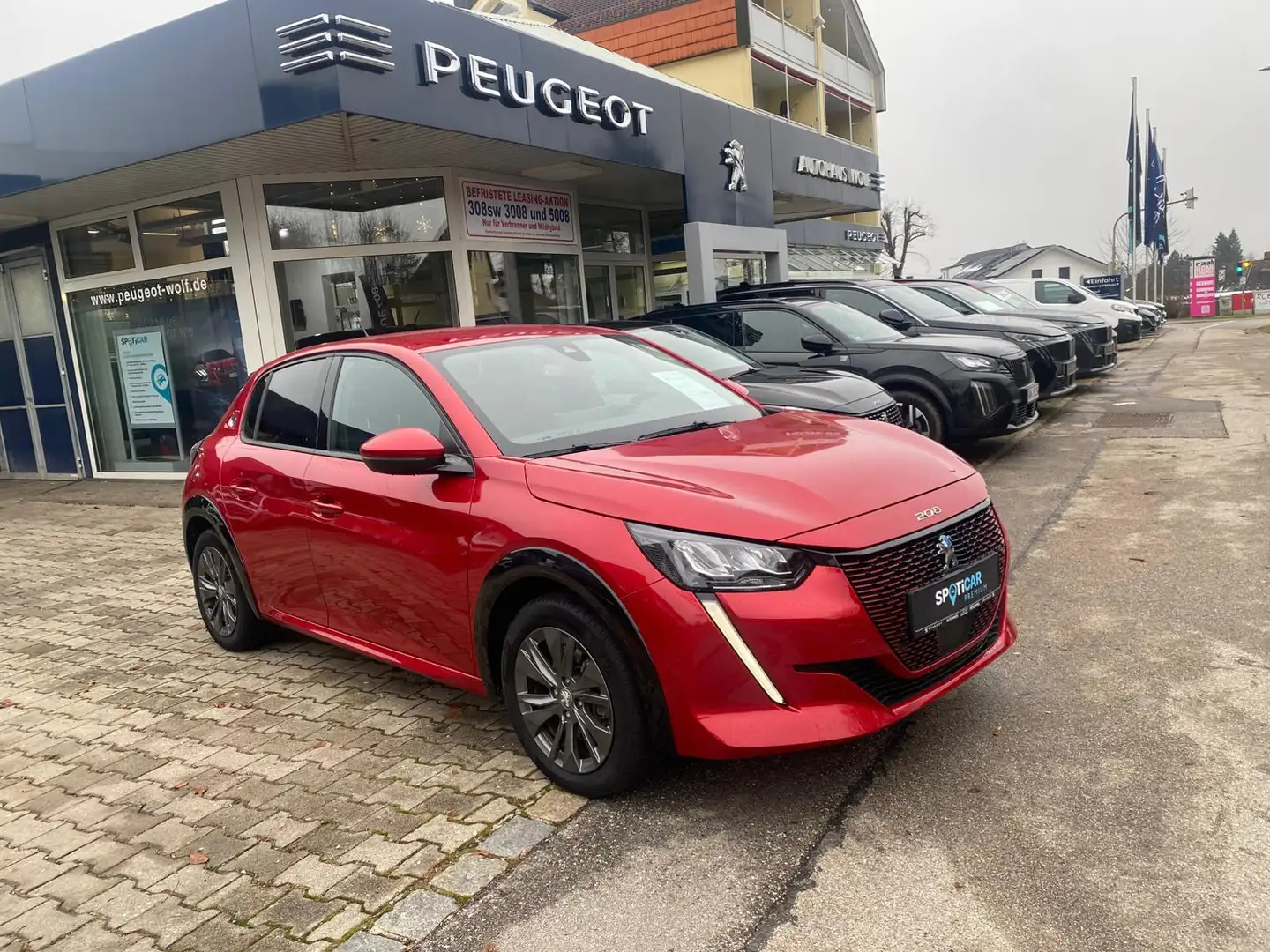 Peugeot 208 e- Allure Rosso - 1