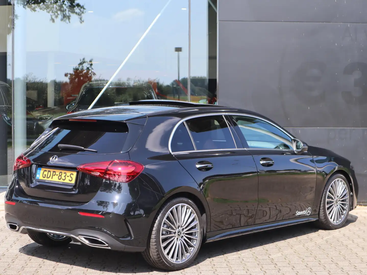 Mercedes-Benz A 180 Star Edition AMG Line | Panoramadak | Trekhaak | K Nero - 2
