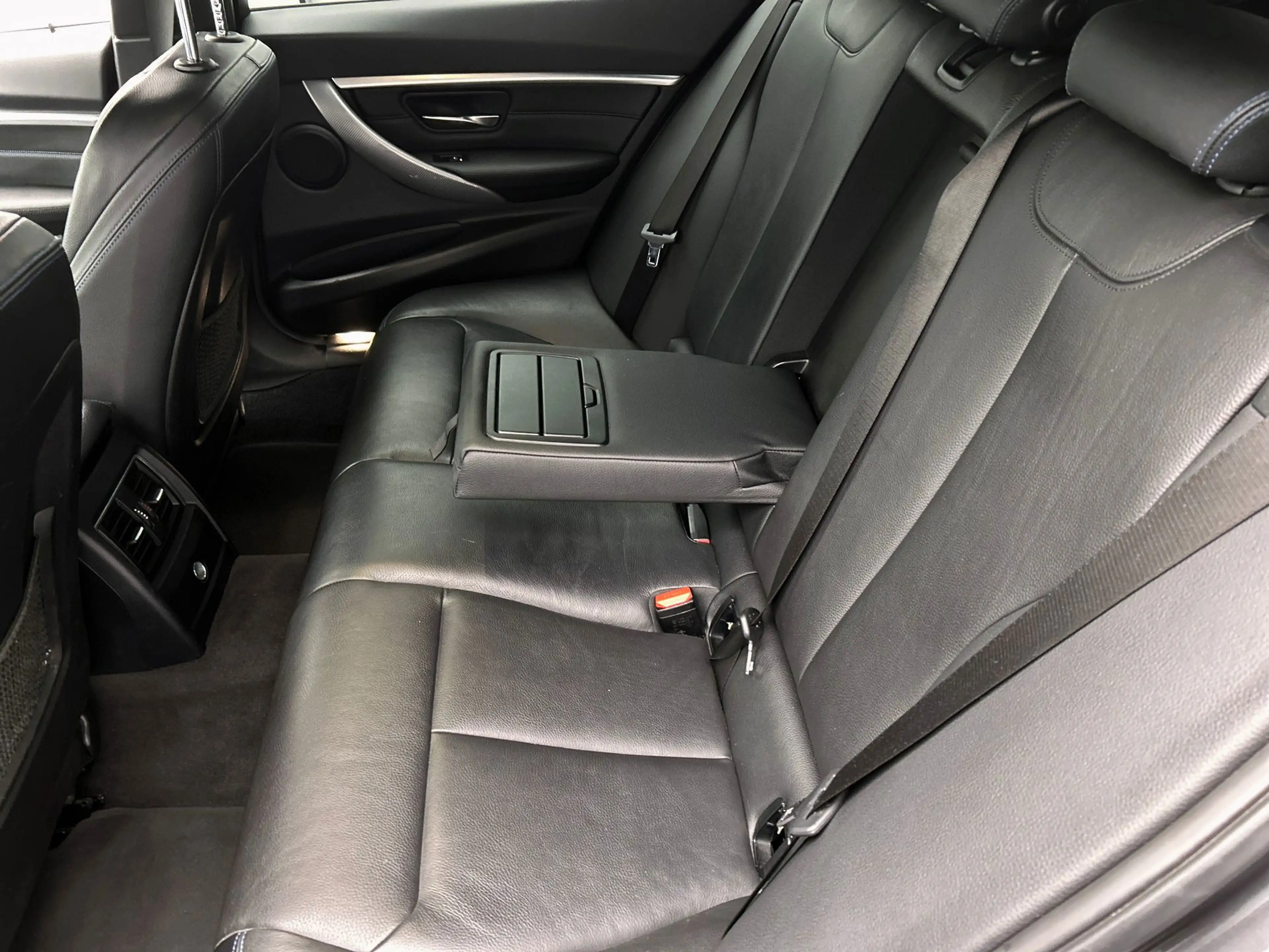 BMW 318 3-serie Touring 318i M Sport Corporate Lease | Ori — photo 36