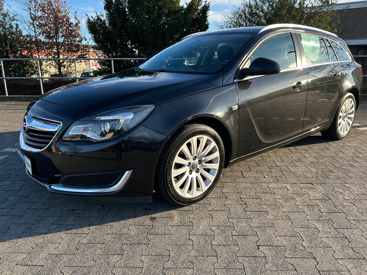 Opel Insignia Insignia Sports Tourer 1.4 Turbo*KLIMA*PDC Schwarz - 1