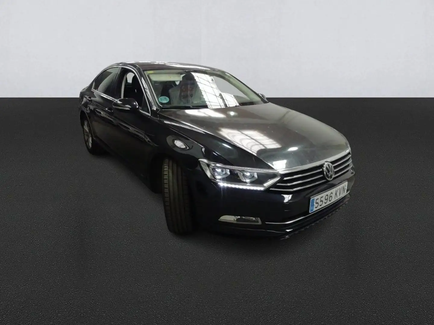 Volkswagen Passat 2.0TDI Advance 110kW Negro - 1