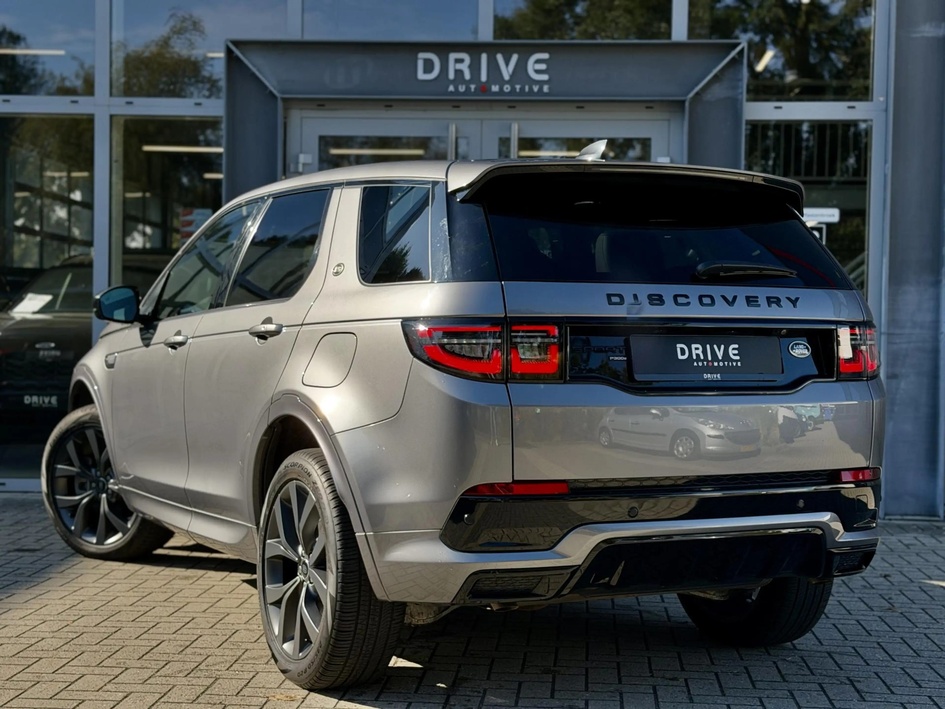 Land Rover Discovery Sport P300e 1.5 R-Dynamic SE |Pano|ACC|Leer|Meridian|Mem — photo 7