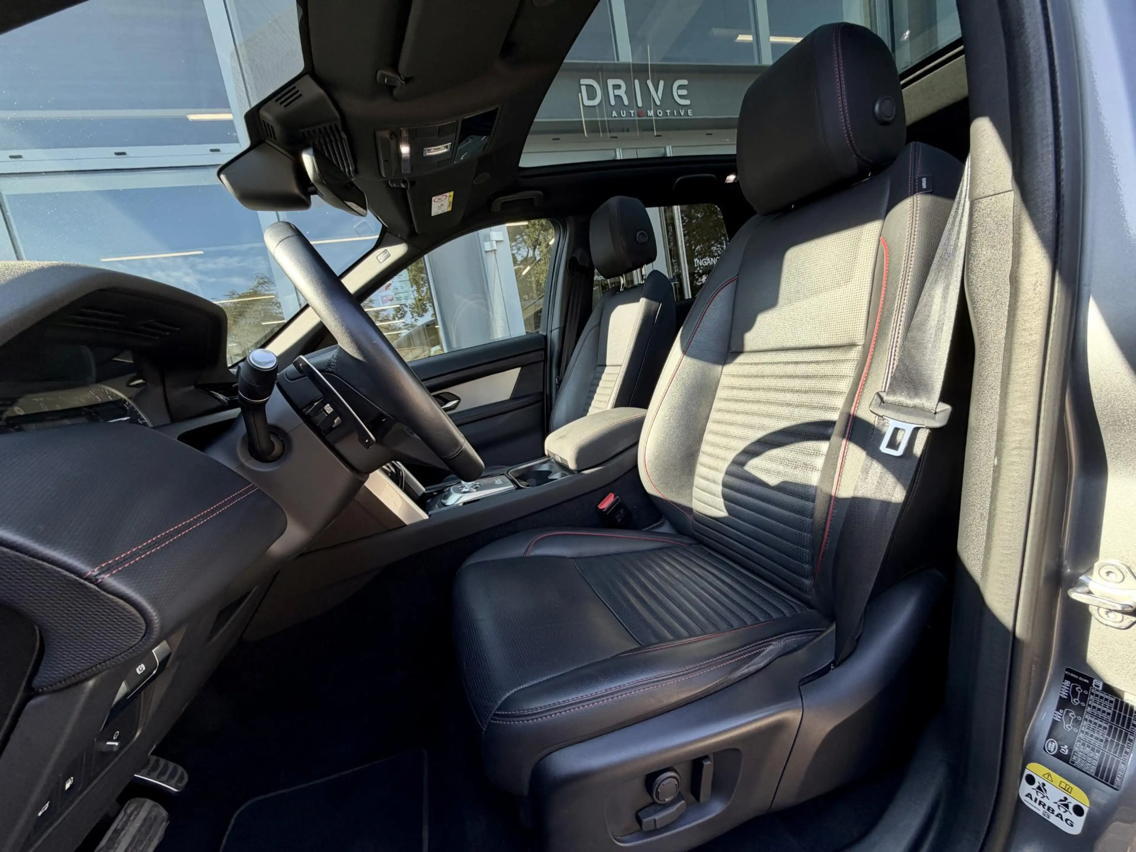 Land Rover Discovery Sport P300e 1.5 R-Dynamic SE |Pano|ACC|Leer|Meridian|Mem — photo 10