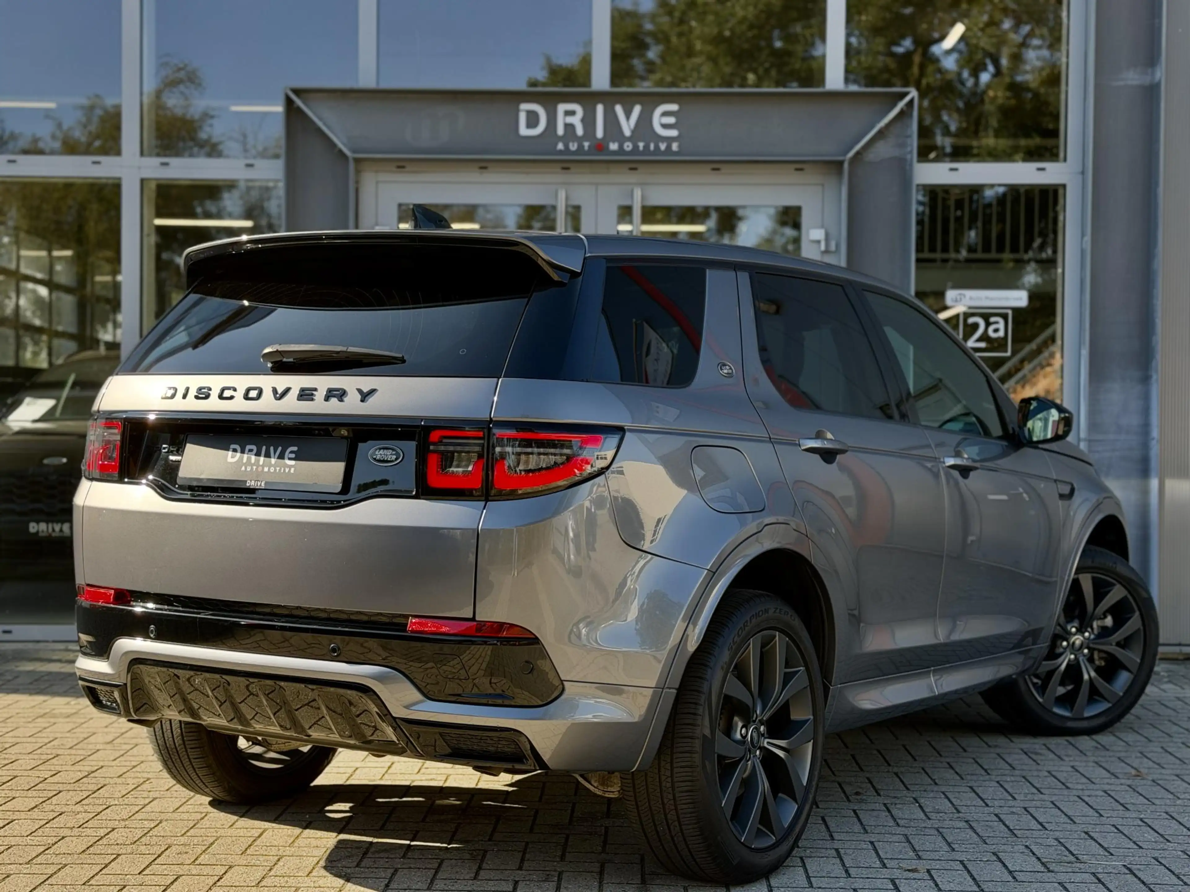 Land Rover Discovery Sport P300e 1.5 R-Dynamic SE |Pano|ACC|Leer|Meridian|Mem — photo 5