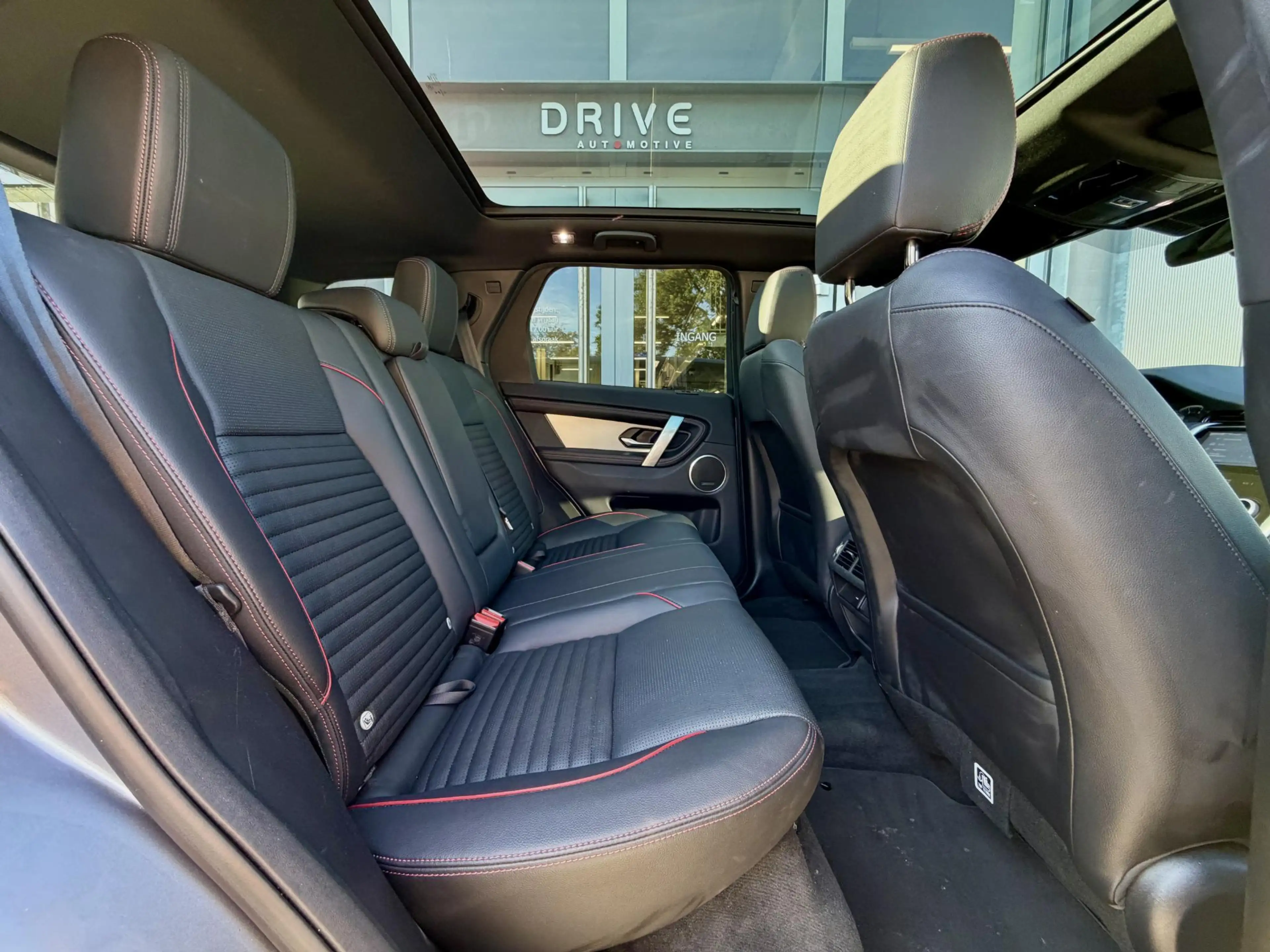 Land Rover Discovery Sport P300e 1.5 R-Dynamic SE |Pano|ACC|Leer|Meridian|Mem — photo 6