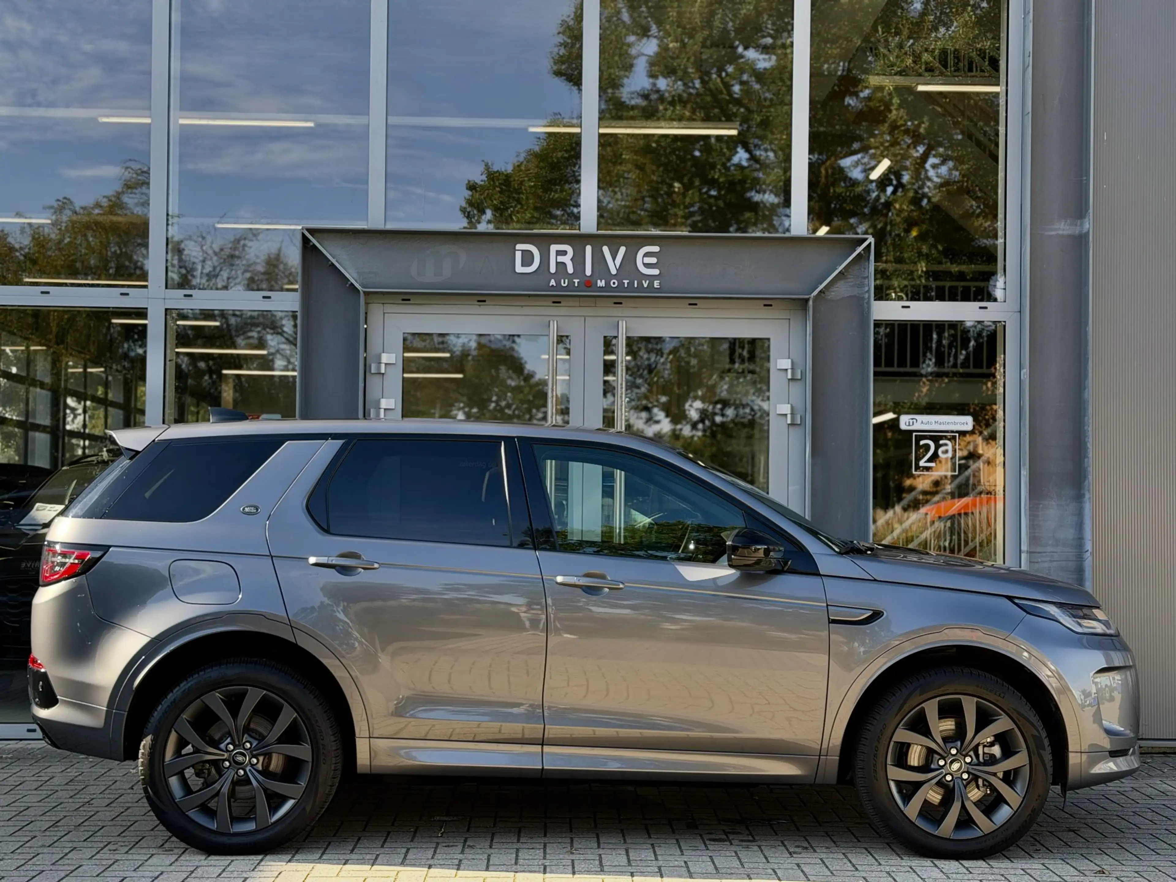 Land Rover Discovery Sport P300e 1.5 R-Dynamic SE |Pano|ACC|Leer|Meridian|Mem — photo 27