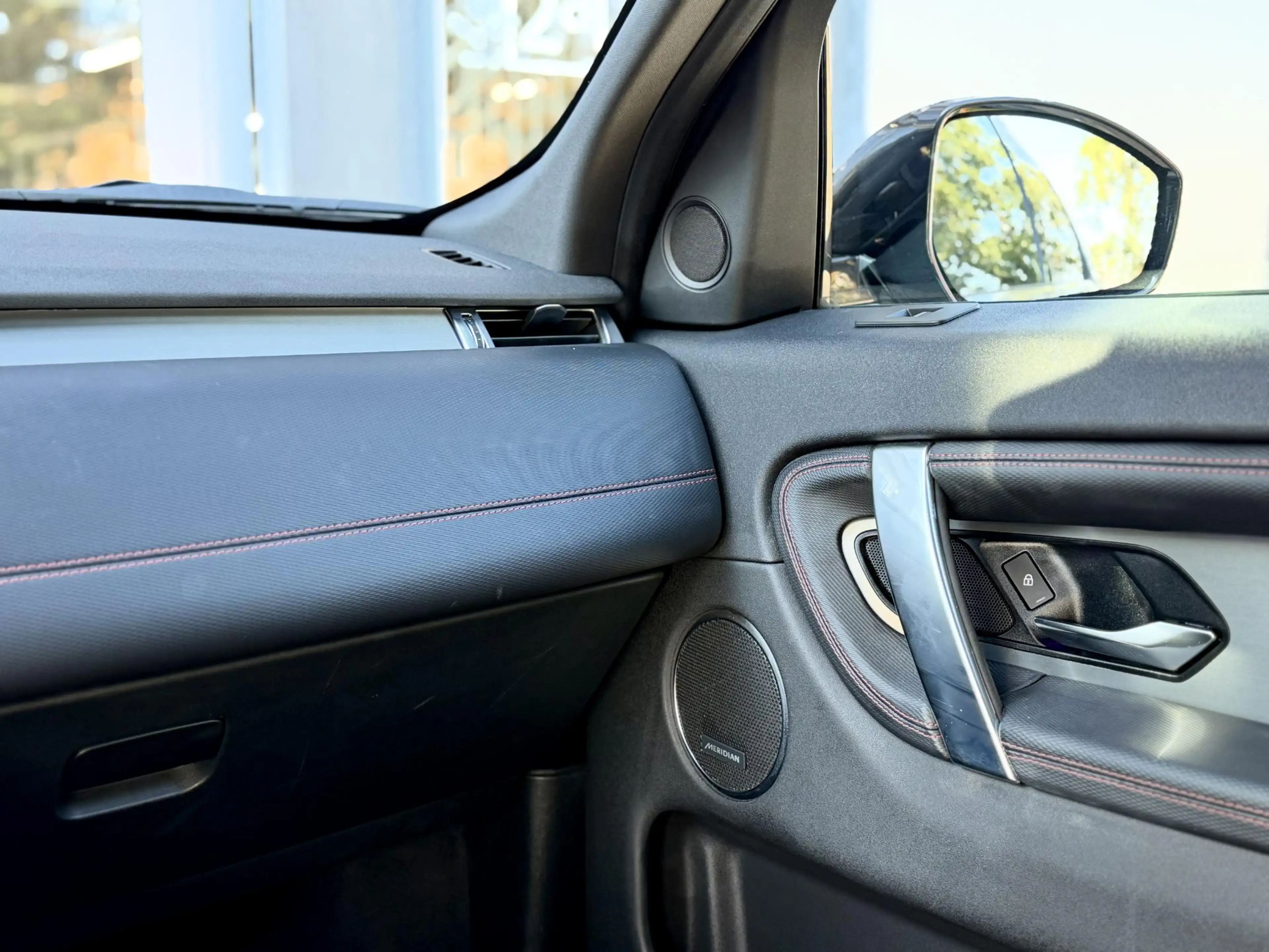 Land Rover Discovery Sport P300e 1.5 R-Dynamic SE |Pano|ACC|Leer|Meridian|Mem — photo 26