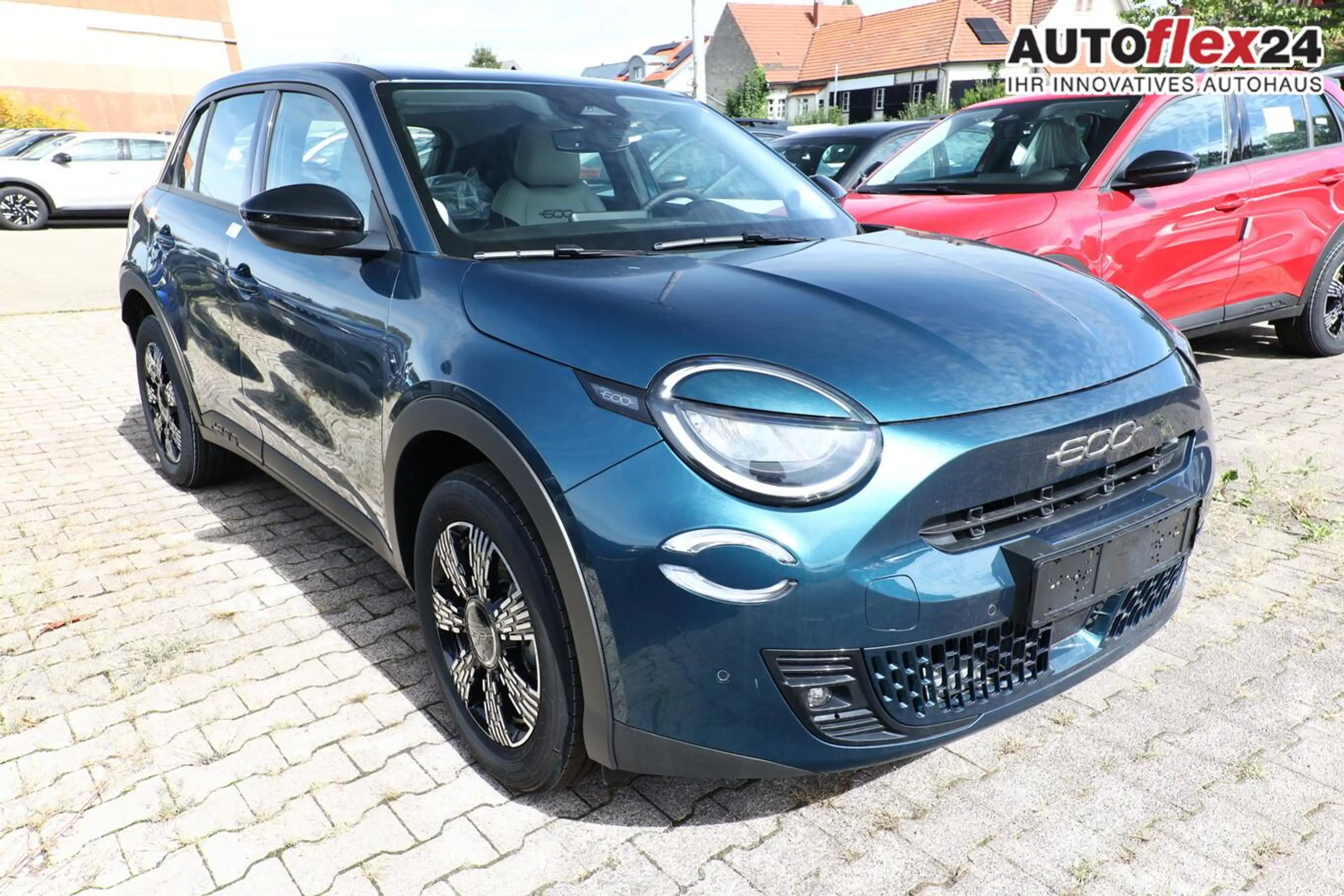 Fiat 600 Icon Hybrid SHZ Keyl Nav Kam 2xPDC LED CarP 74 ...