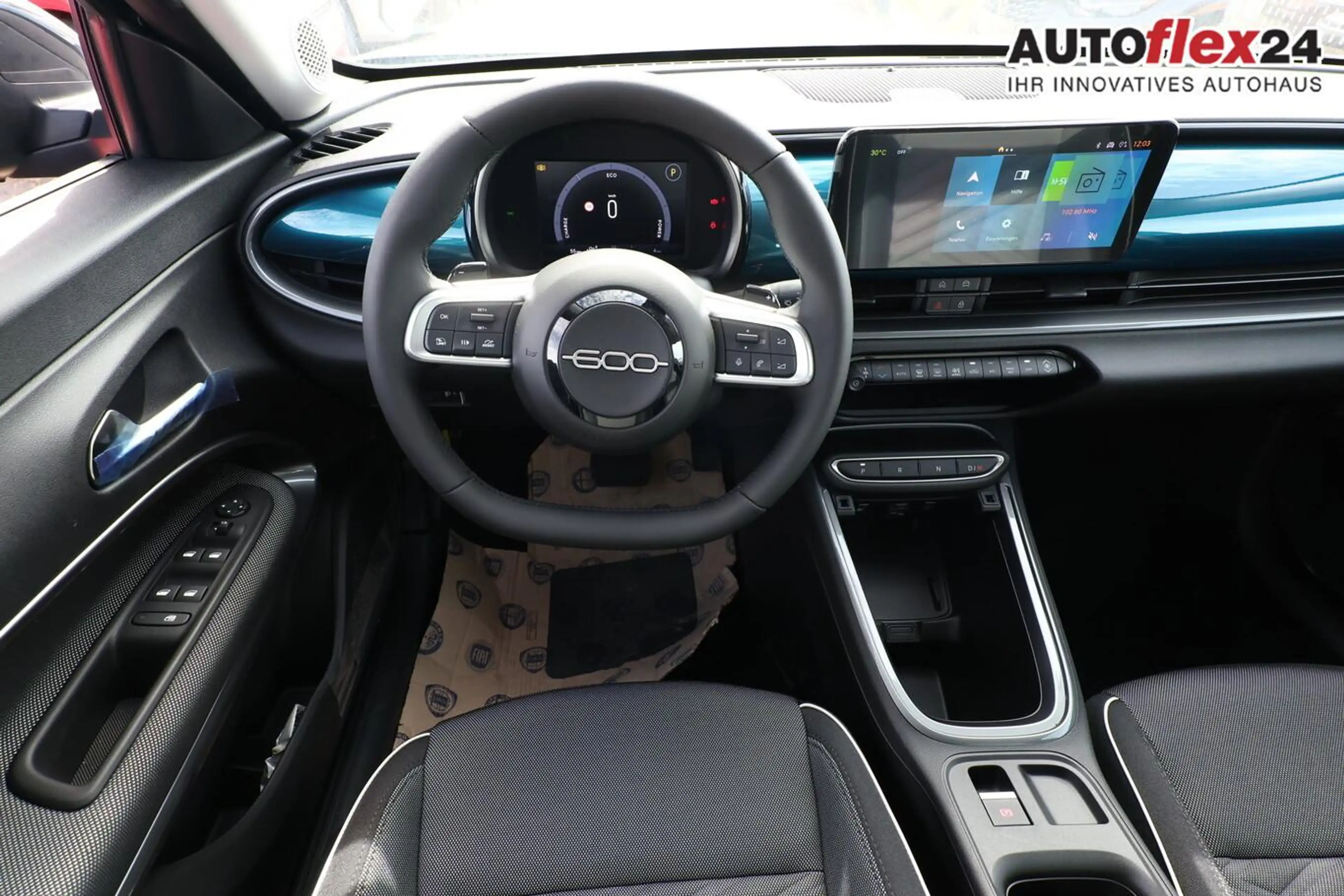 Fiat 600 Icon Hybrid SHZ Keyl Nav Kam 2xPDC LED CarP 74 ... — photo 6