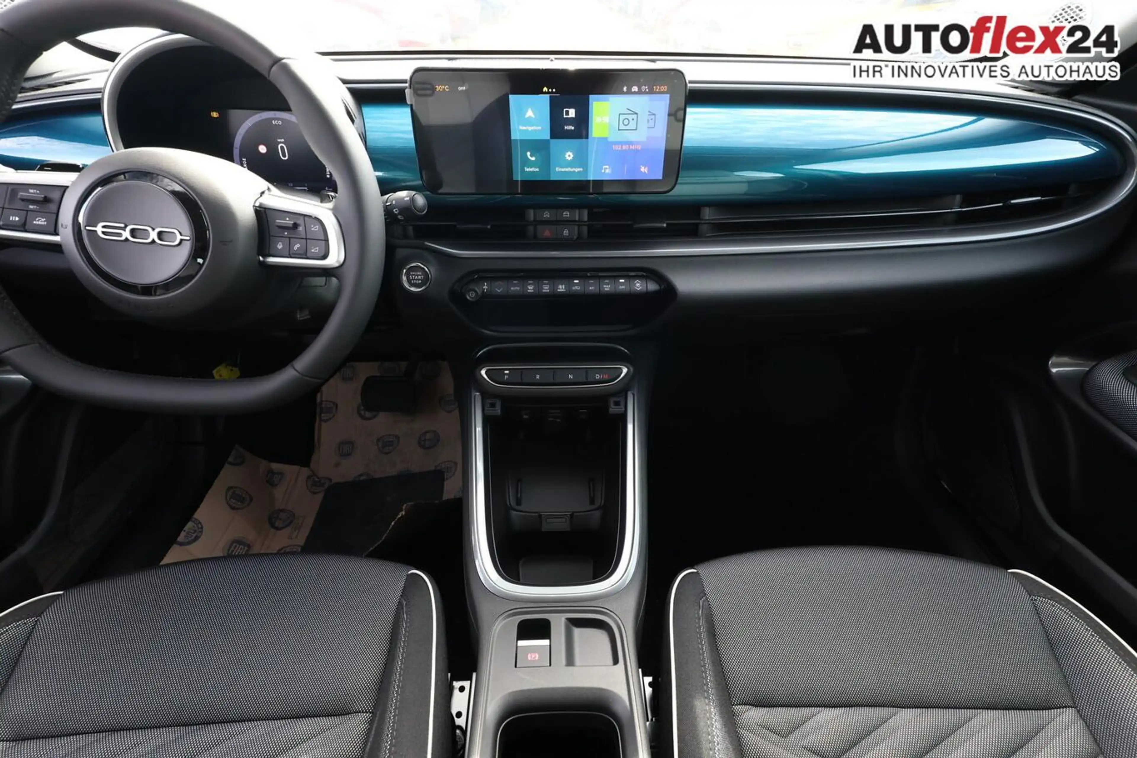 Fiat 600 Icon Hybrid SHZ Keyl Nav Kam 2xPDC LED CarP 74 ... — photo 7
