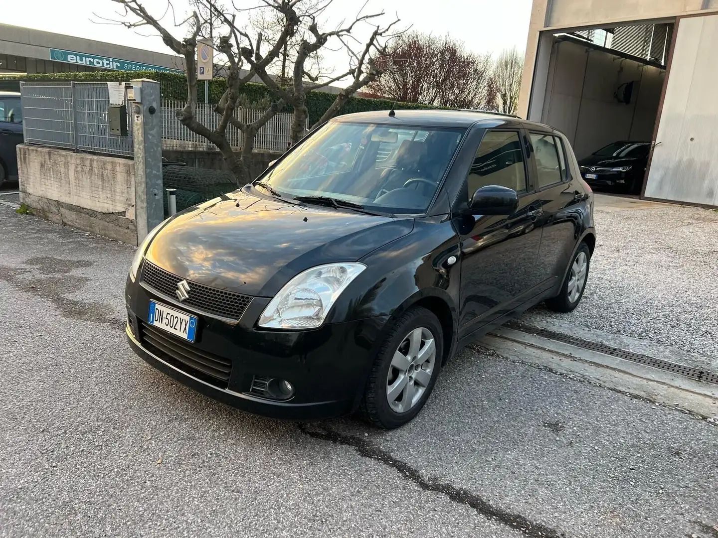 Suzuki Swift 1.3 DDiS 5p. GL Schwarz - 2