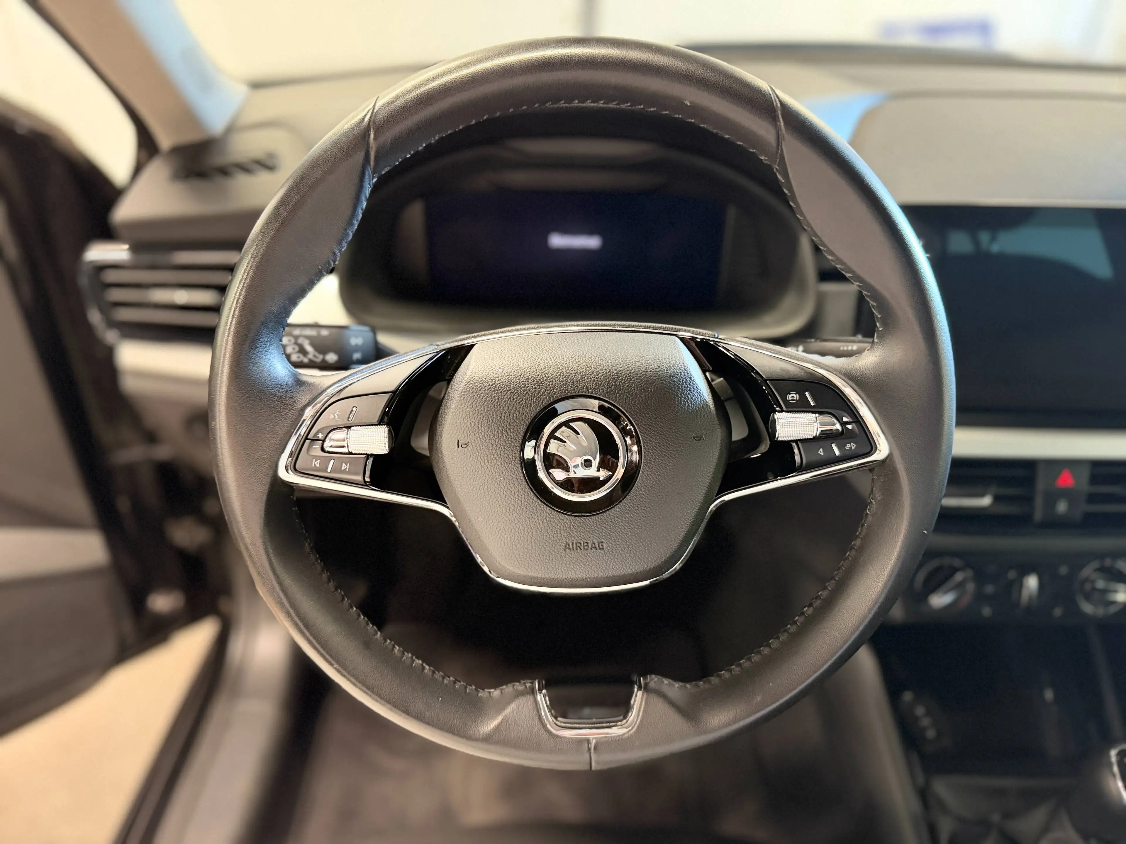 Skoda Kamiq Kamiq 1.0 TSI Ambition — photo 8