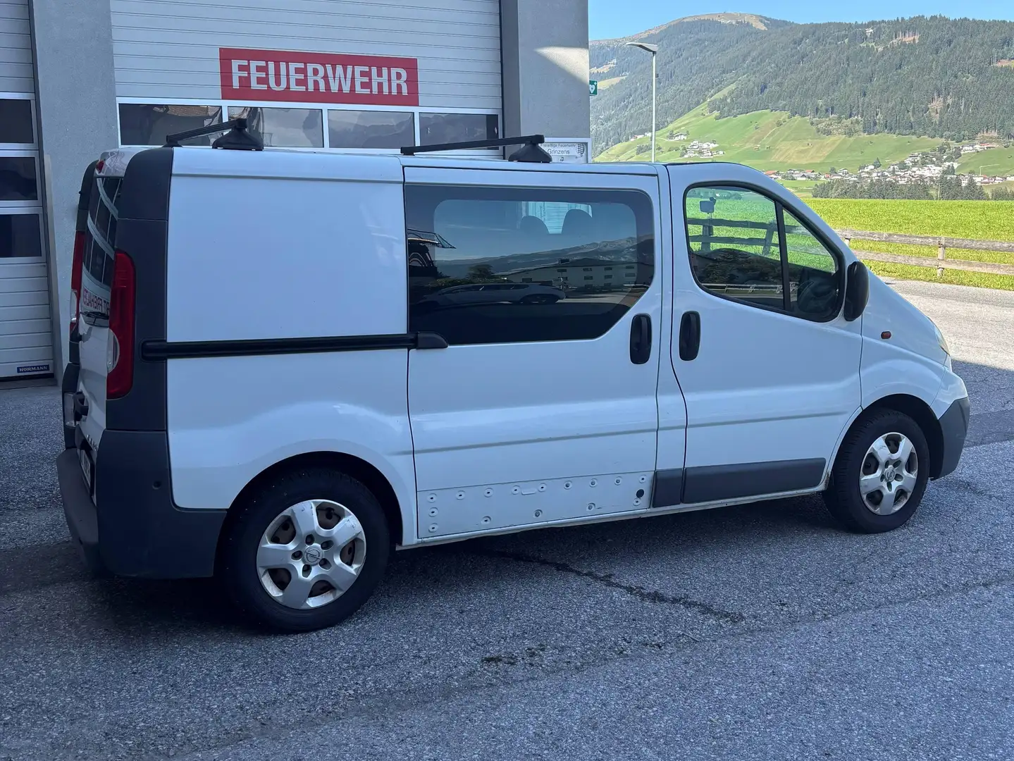 Opel Vivaro Weiß - 1