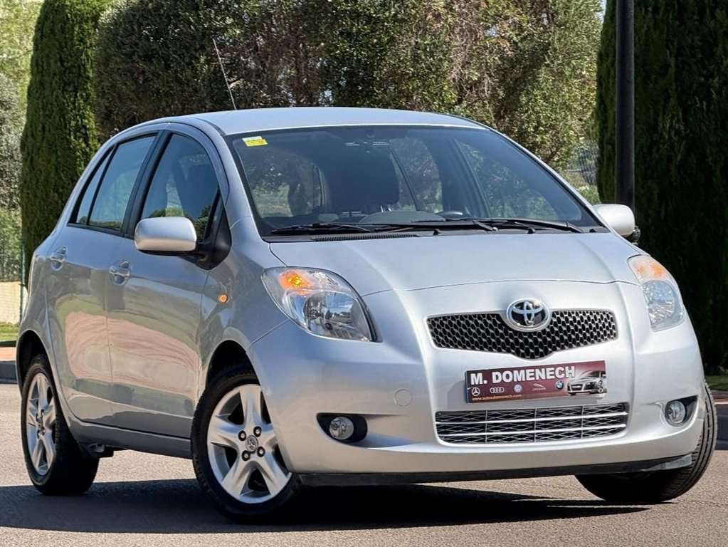Toyota Yaris 1.4 D4D - foto 1