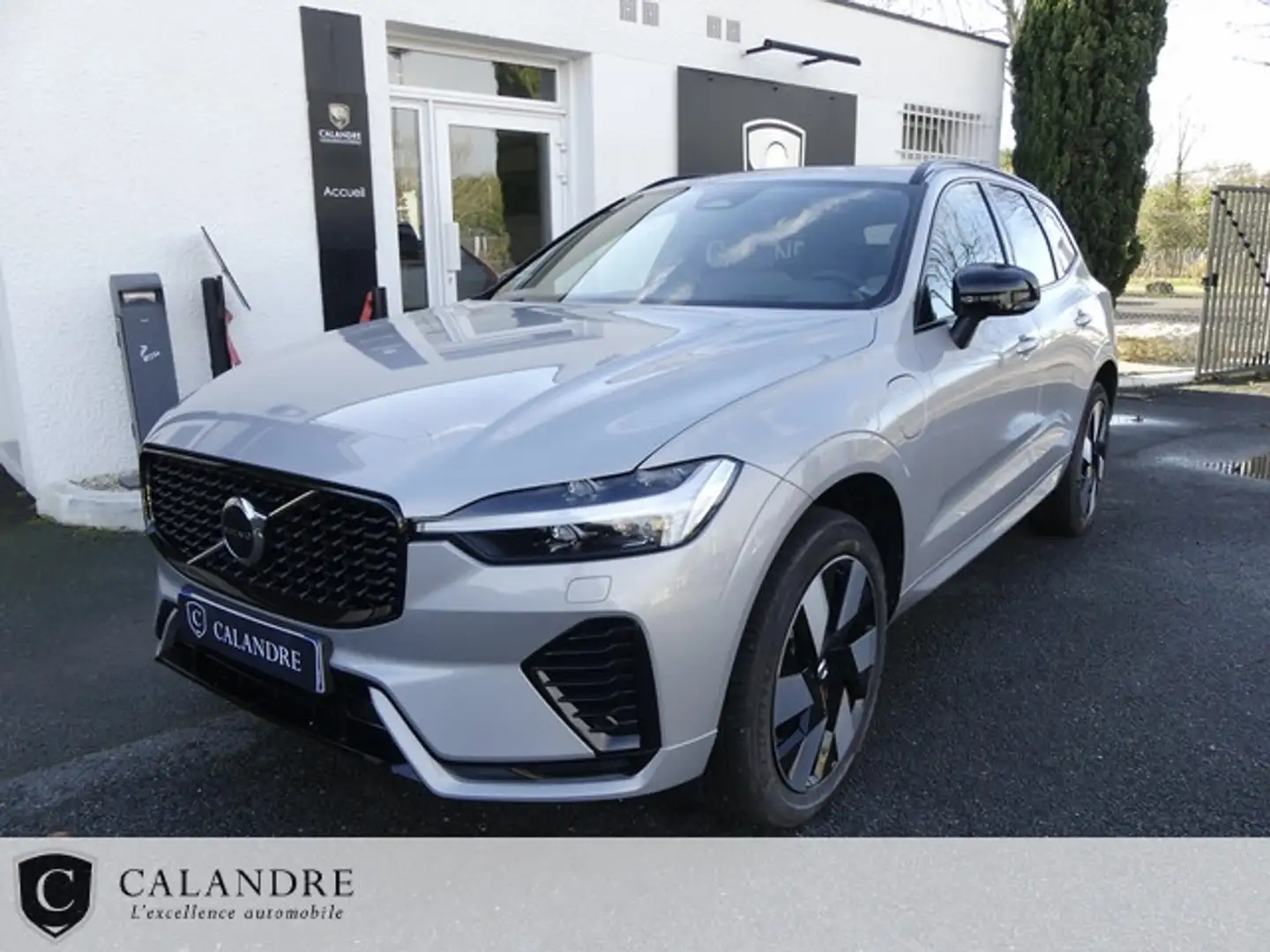 Volvo XC60 T6 RECHARGE AWD 253 + 145 CH ULTIMATE STYLE DARK G Gris - 1