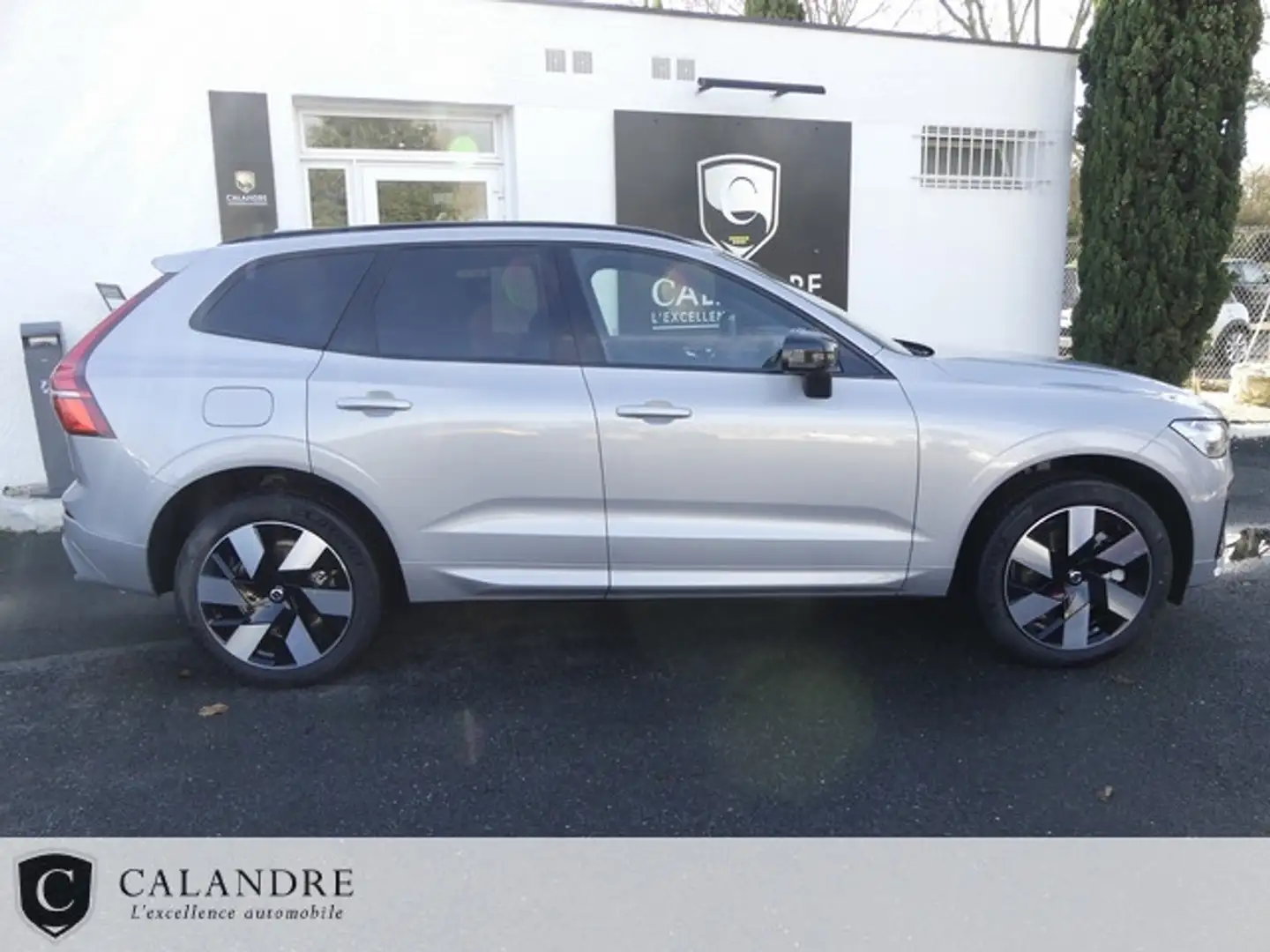 Volvo XC60 T6 RECHARGE AWD 253 + 145 CH ULTIMATE STYLE DARK G Grigio - 2