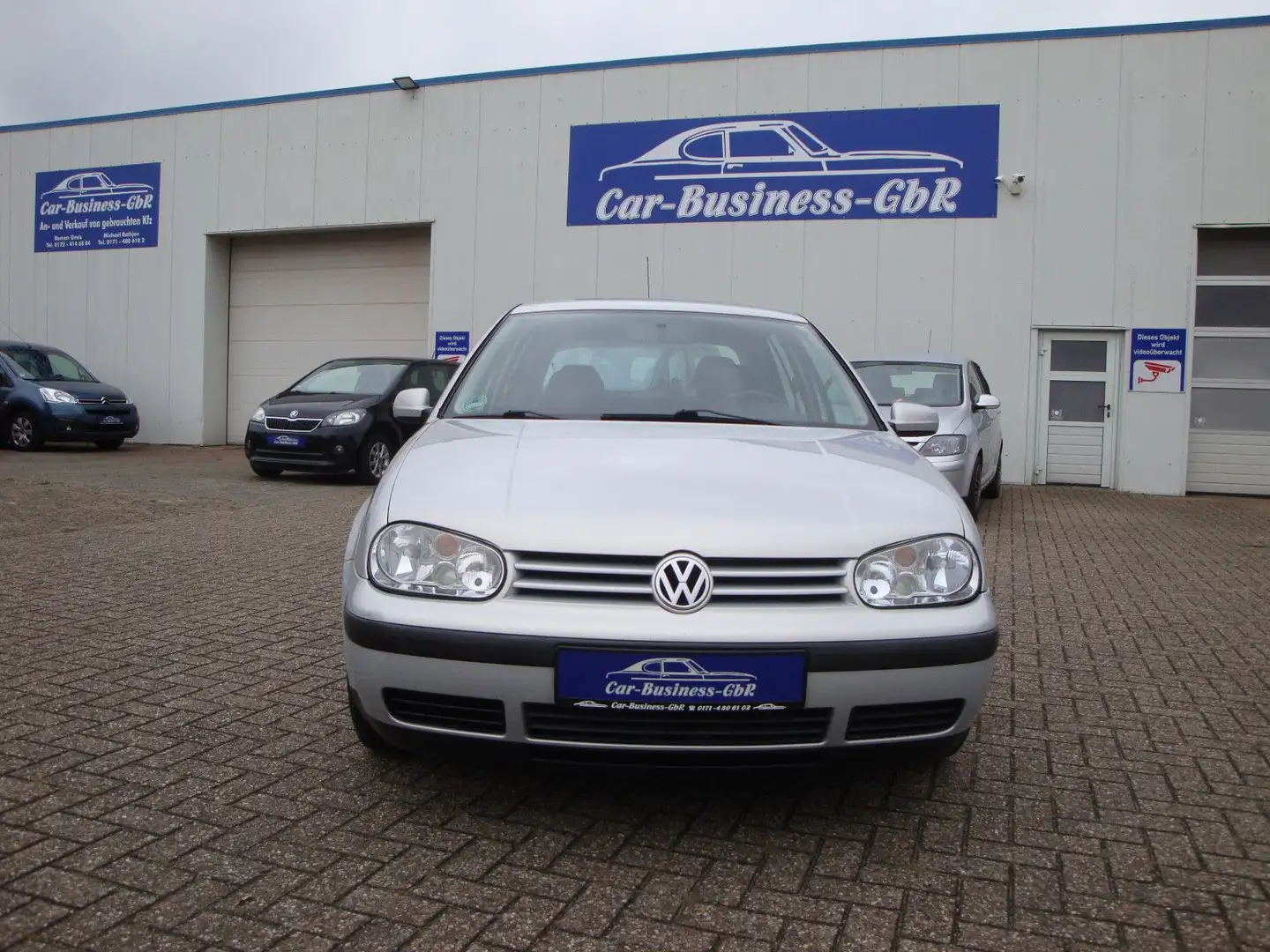 Volkswagen Golf 1.6 Plateado - 2