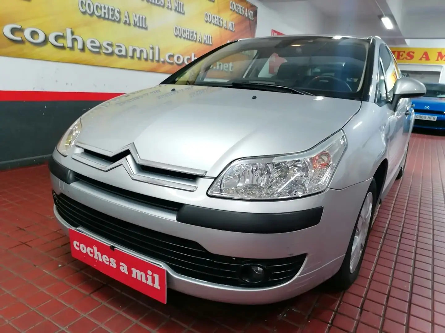 Citroen C4 1.6i 16v Collection Grijs - 2