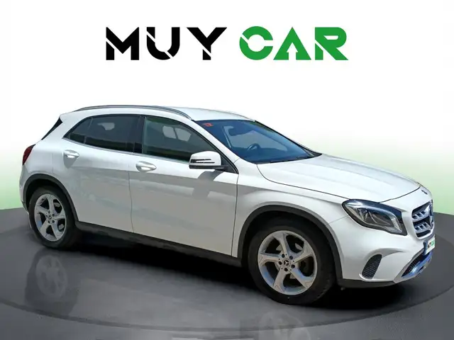 Mercedes-Benz GLA 180 7G-DCT