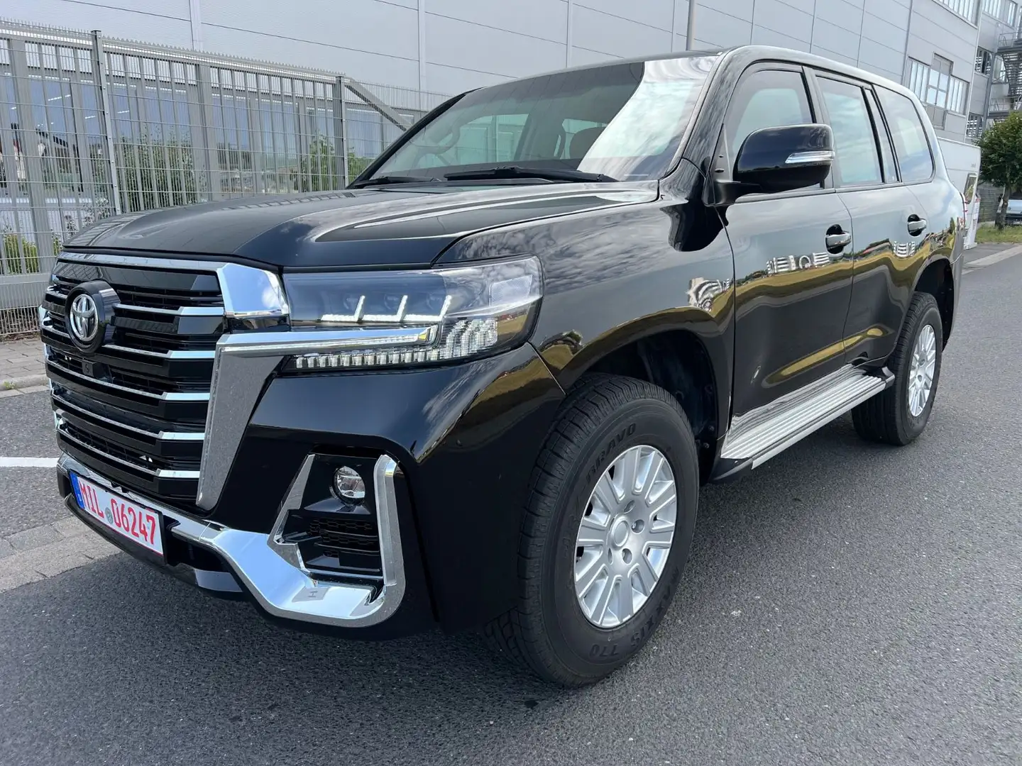 Toyota Land Cruiser 200*300*B6*ARMOURED*ARMORED*BLINDE* Noir - 1