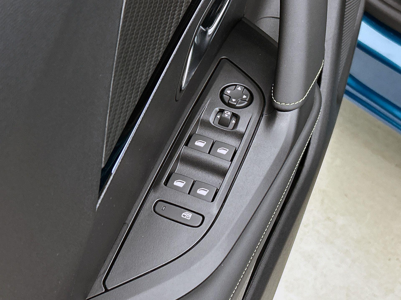 Peugeot e-2008 EV GT Avantage 54 kWh | Elektrische Bestuurderssto — photo 15