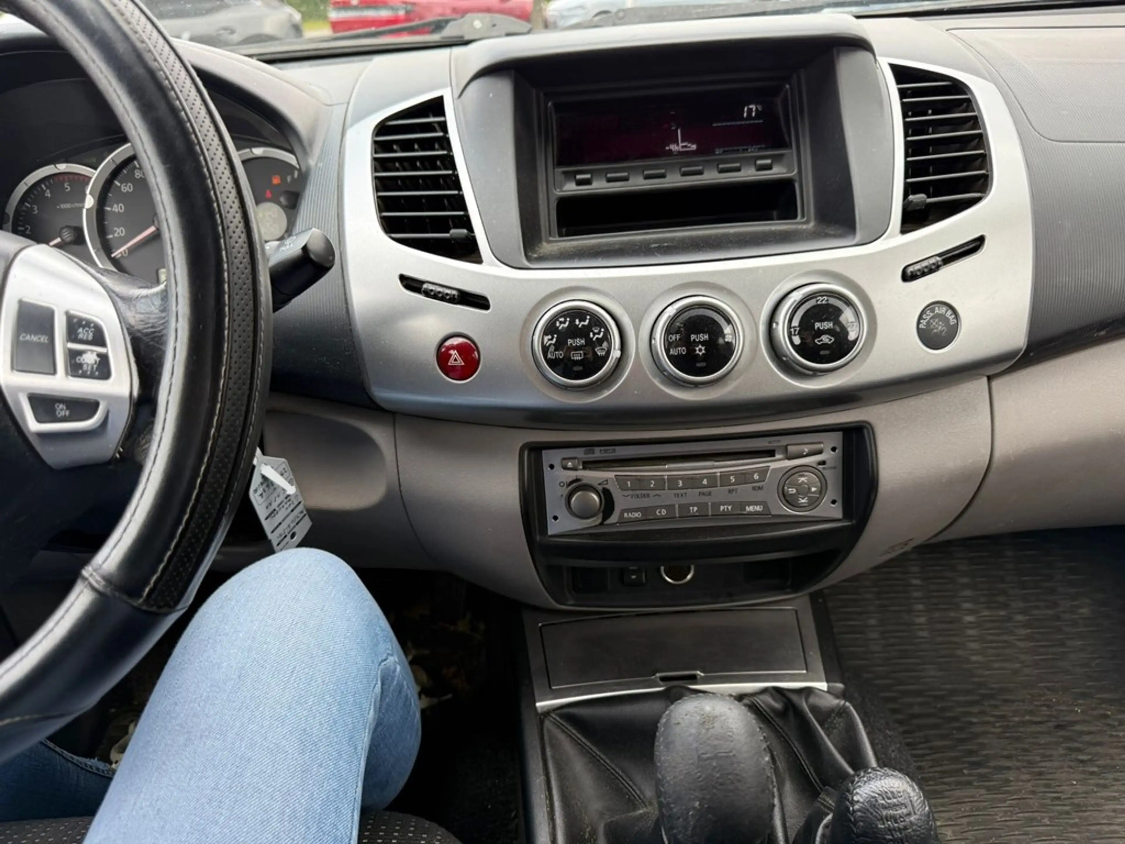Mitsubishi L200 Enkel voor professionele verkoop. — photo 7