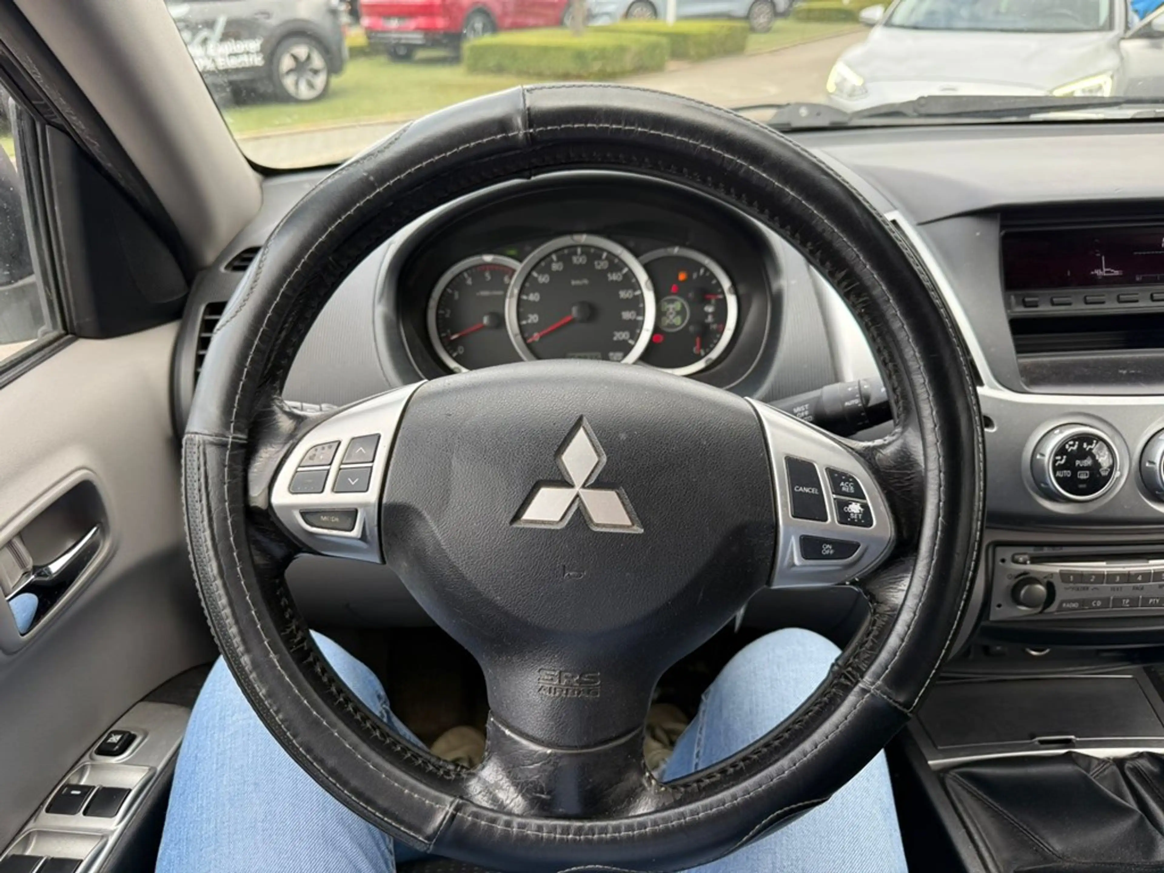 Mitsubishi L200 Enkel voor professionele verkoop. — photo 5
