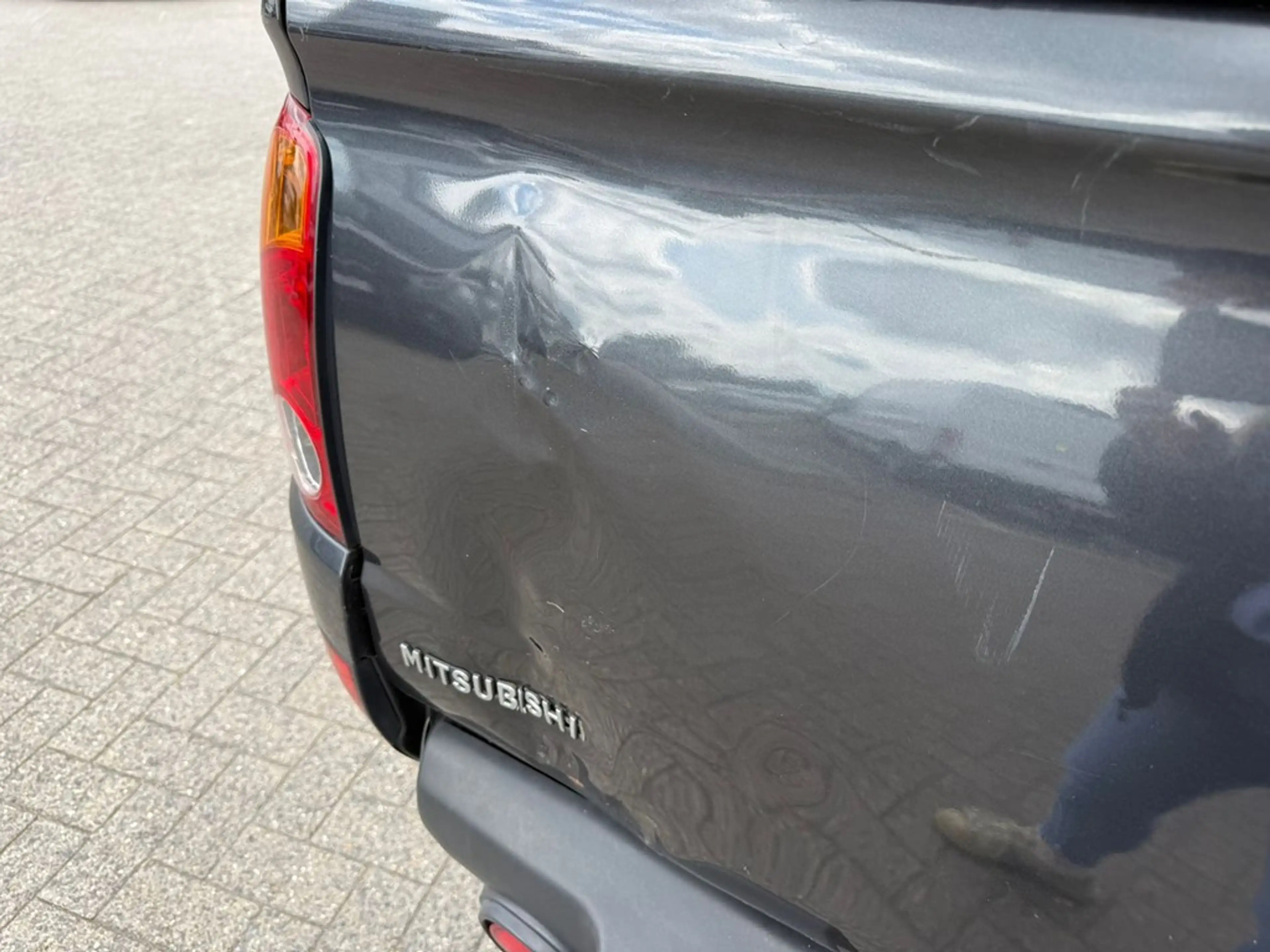 Mitsubishi L200 Enkel voor professionele verkoop. — photo 13