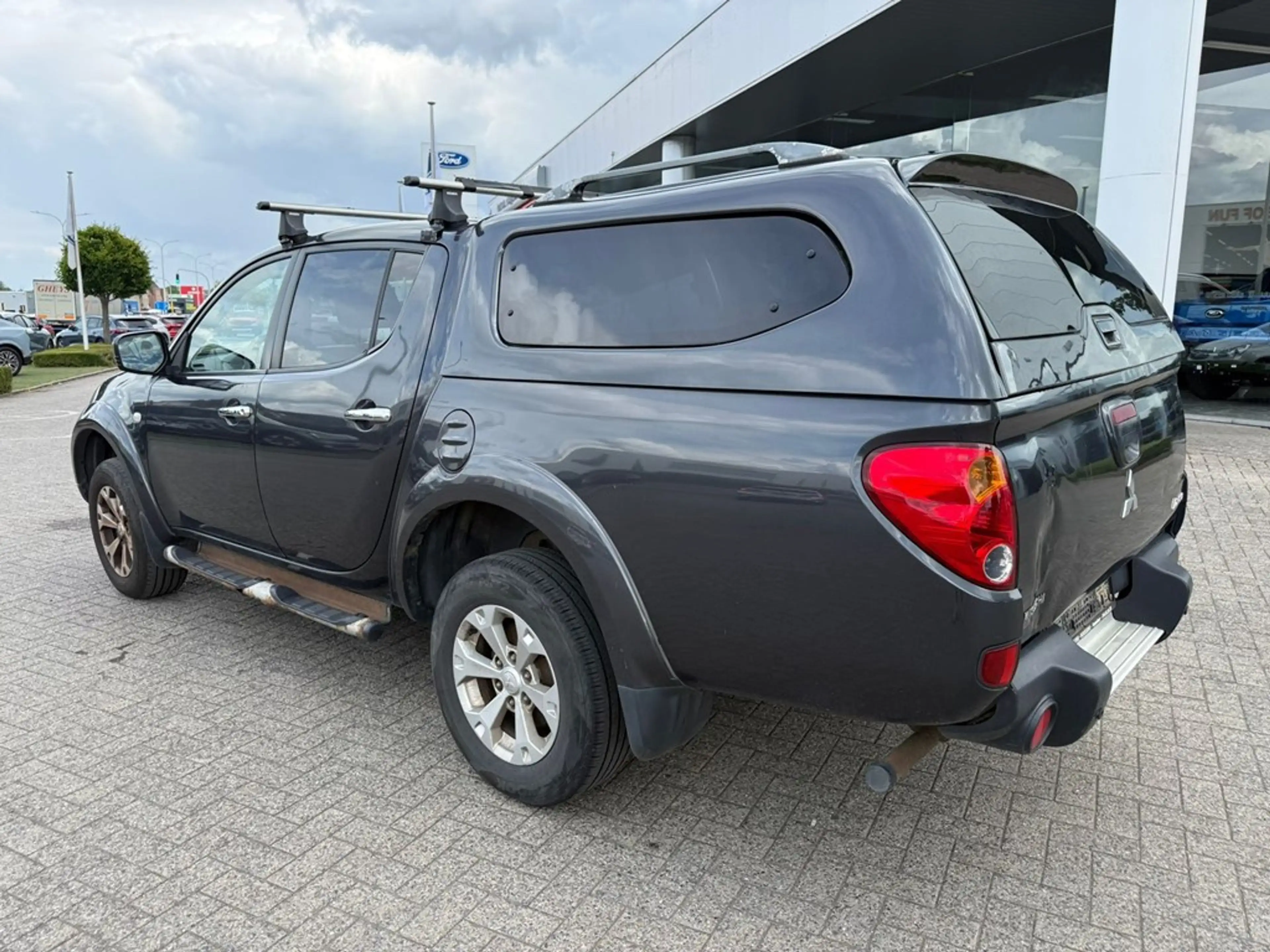 Mitsubishi L200 Enkel voor professionele verkoop. — photo 12
