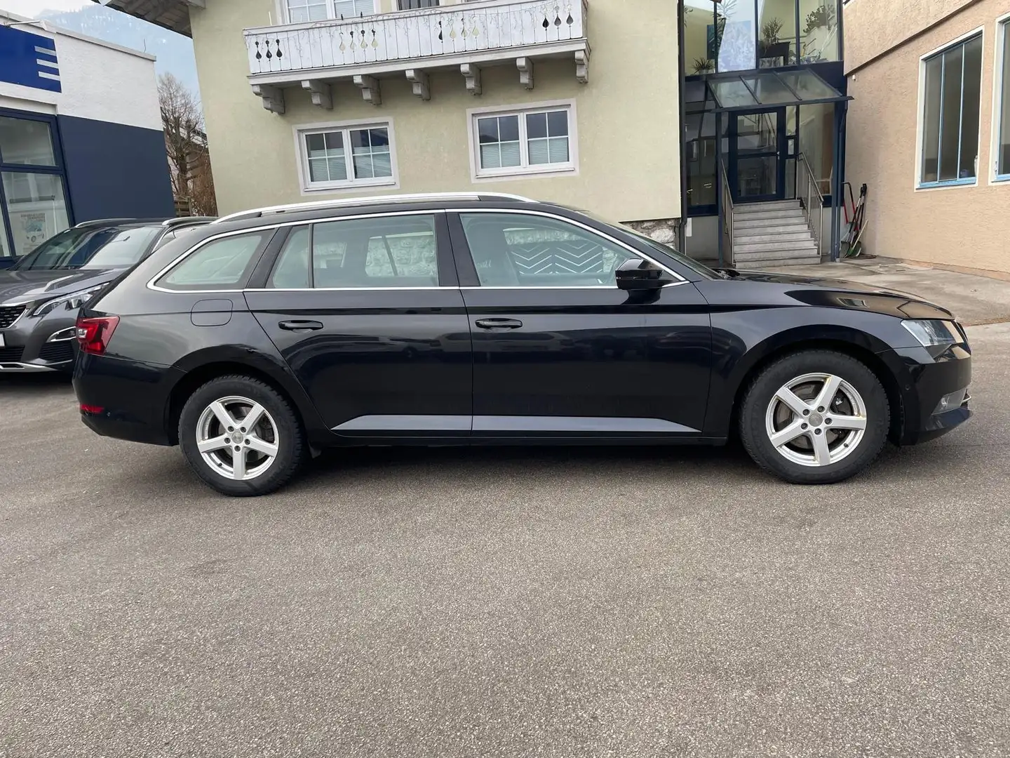 Skoda Superb Superb Kombi 2,0 TDI Style Style Schwarz - 2