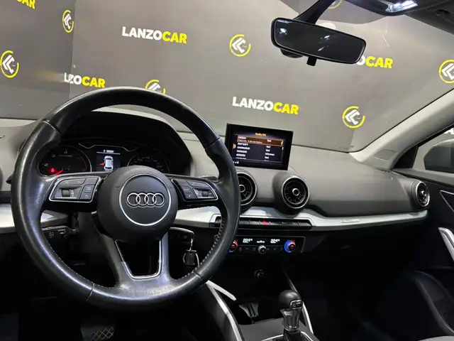 Audi Q2 view 8