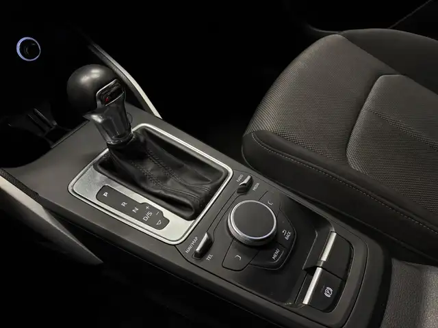 Audi Q2 view 10