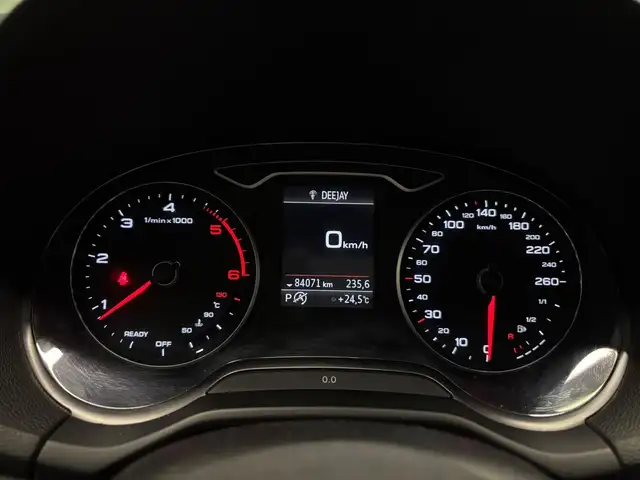 Audi Q2 view 9
