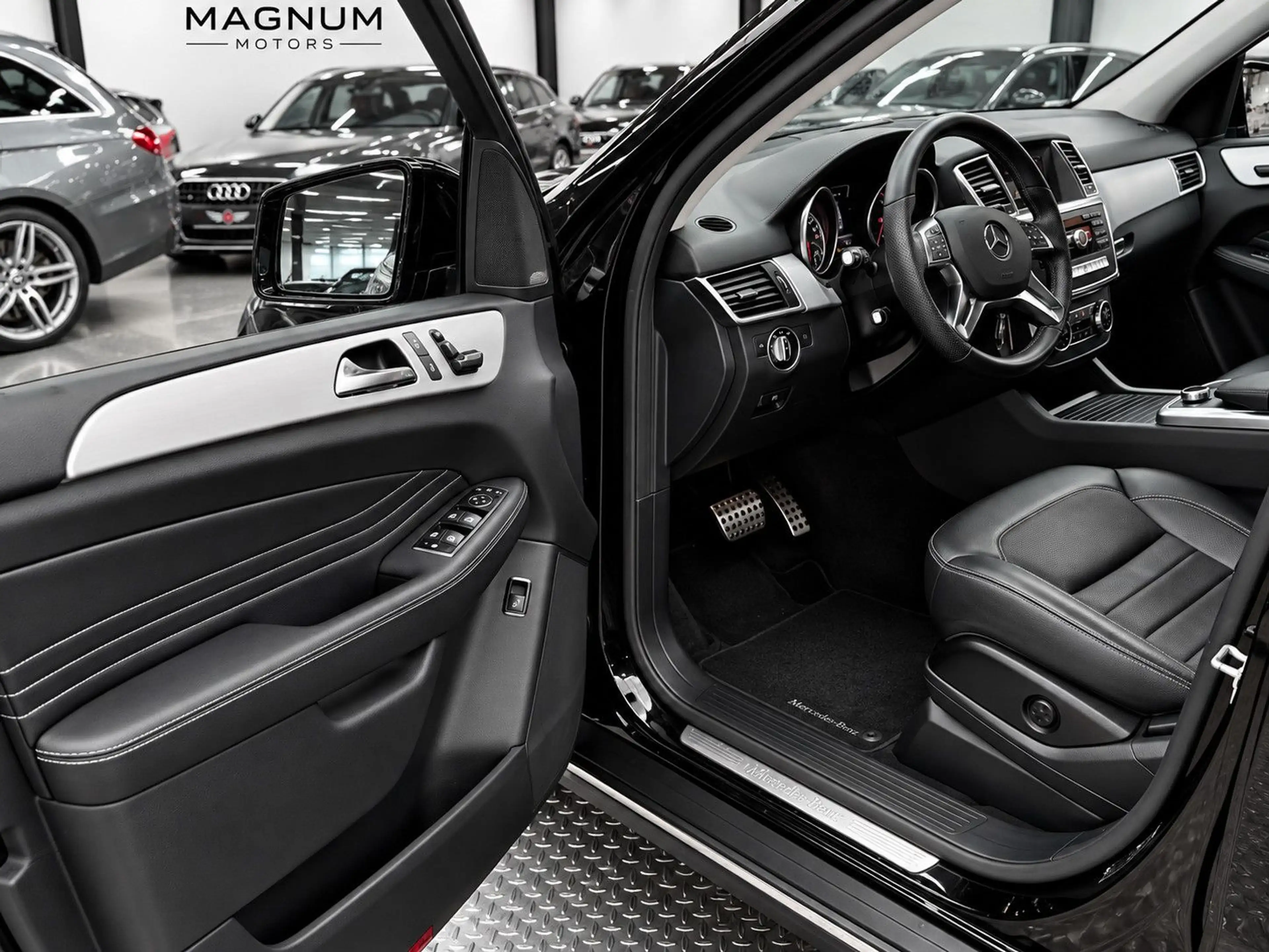 Mercedes-Benz ML 250 ML250 4-MATIC BT *Navi*Leder*AHK*8x Bereift* — photo 13