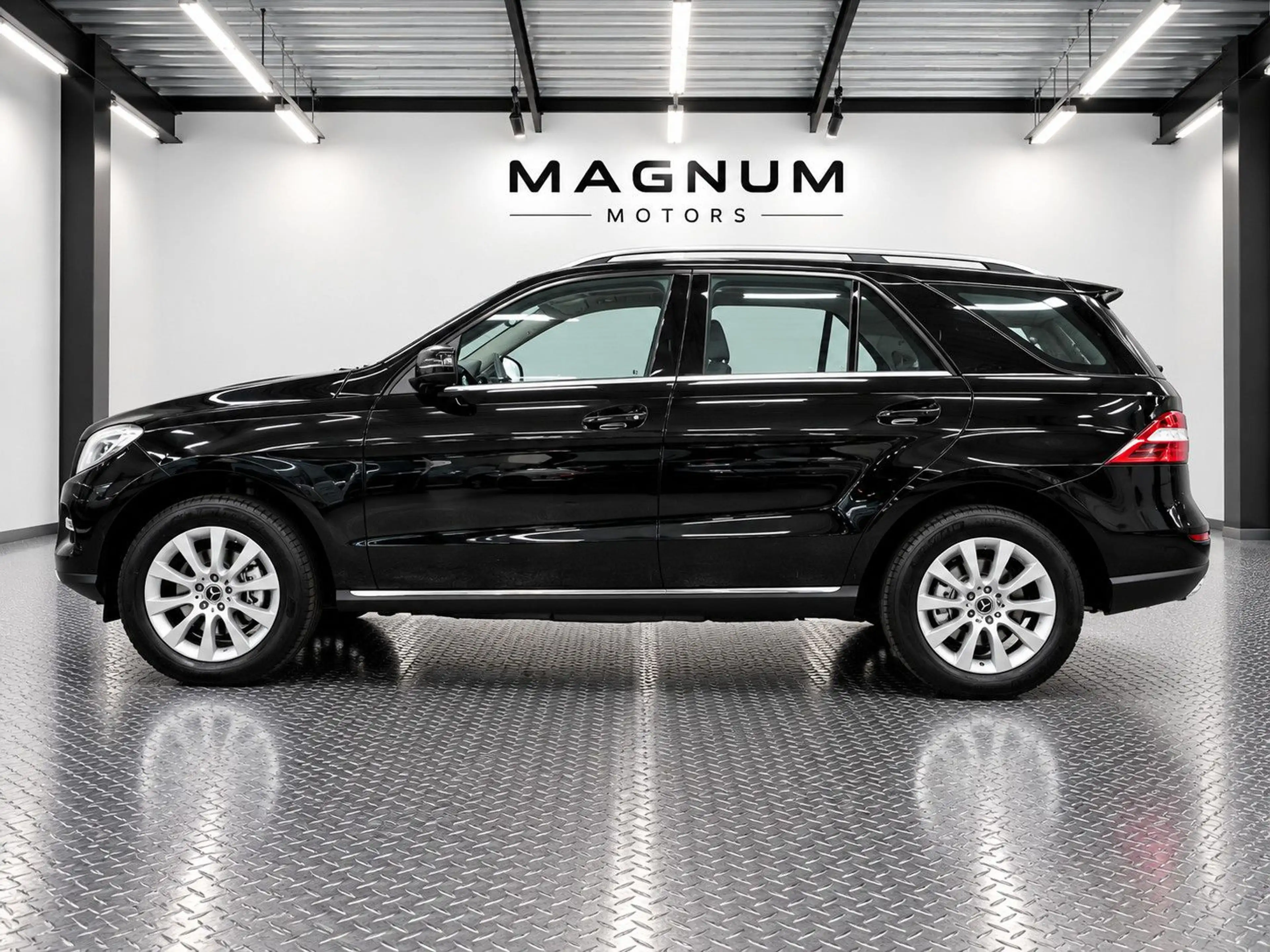 Mercedes-Benz ML 250 ML250 4-MATIC BT *Navi*Leder*AHK*8x Bereift* — photo 6
