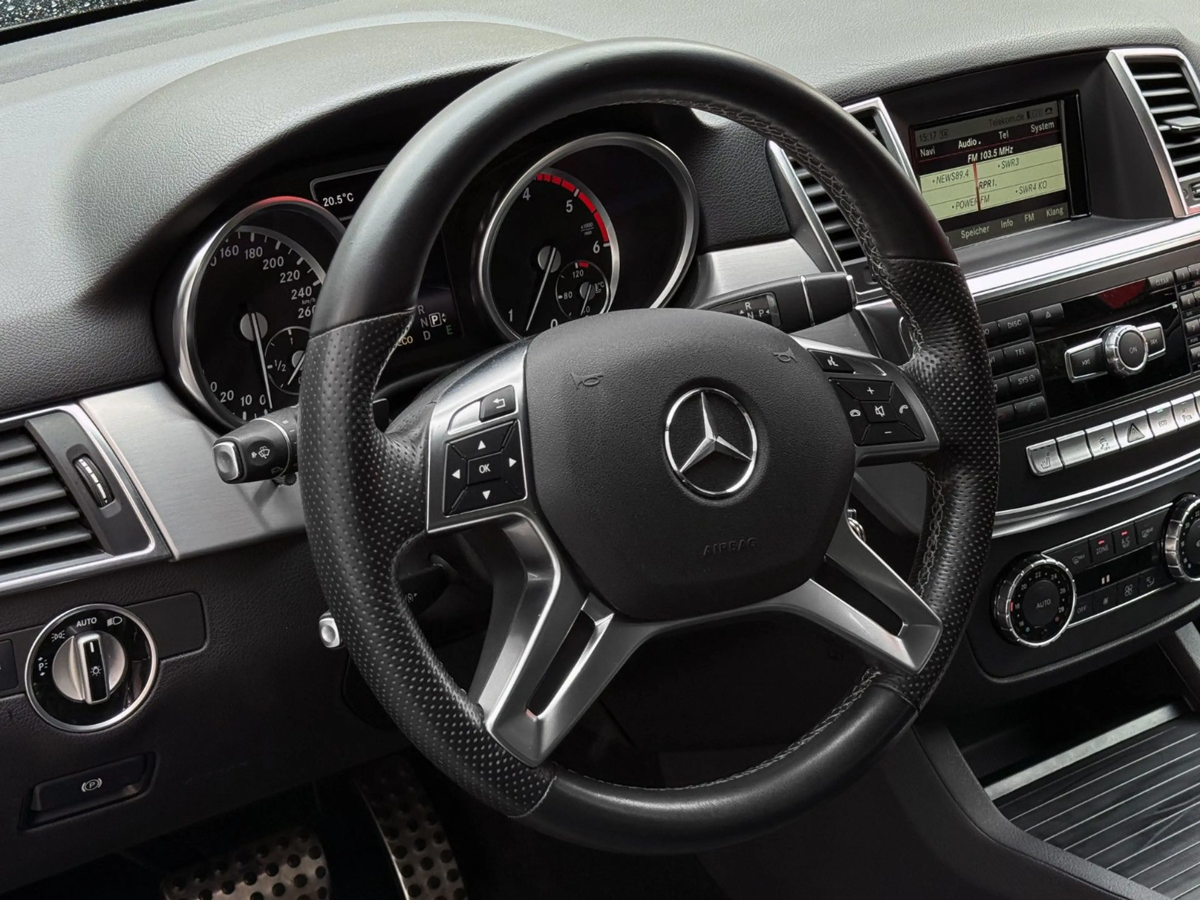 Mercedes-Benz ML 250 ML250 4-MATIC BT *Navi*Leder*AHK*8x Bereift* — photo 15